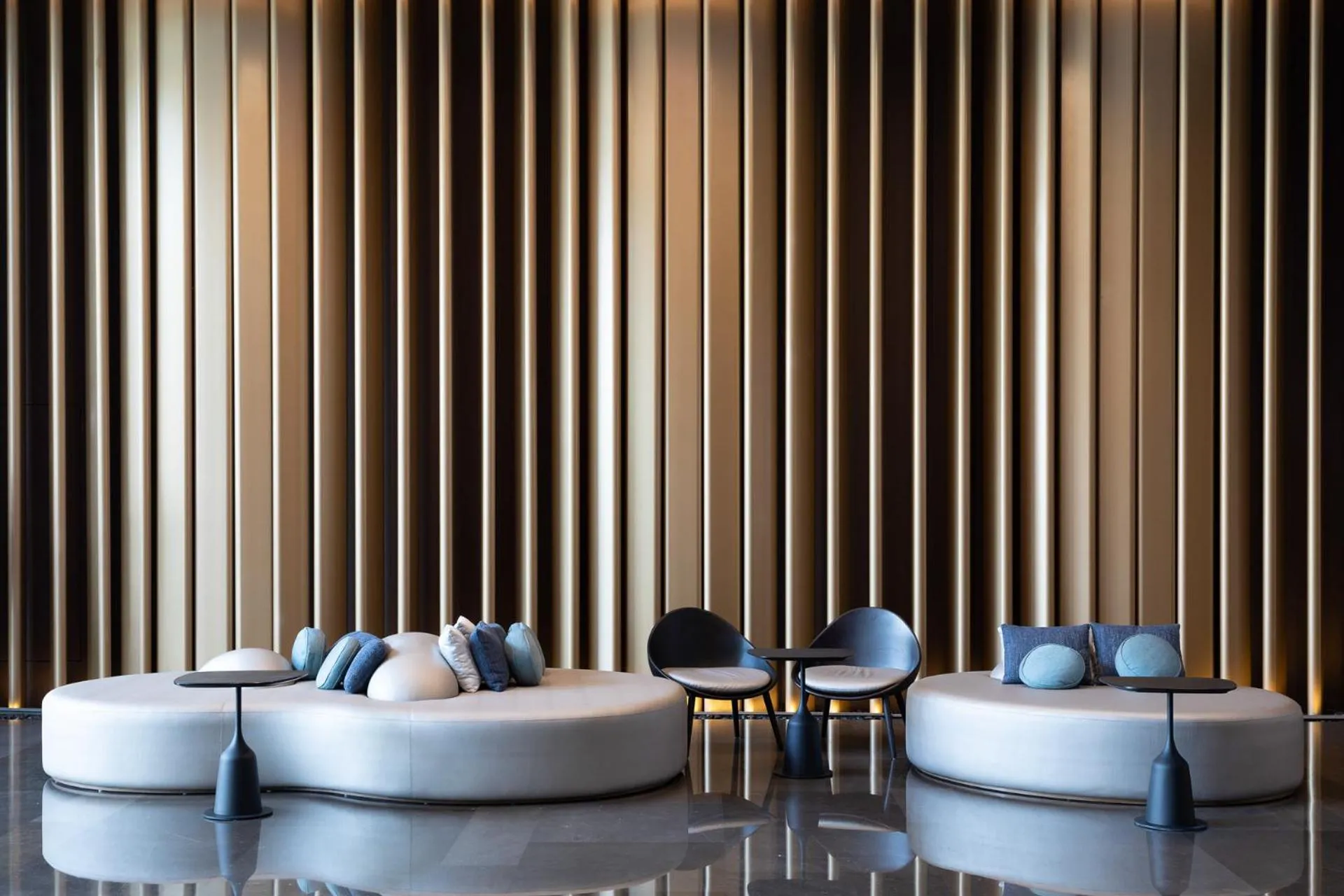 Seating area in Wyndham Garden Shenzhen Longhua