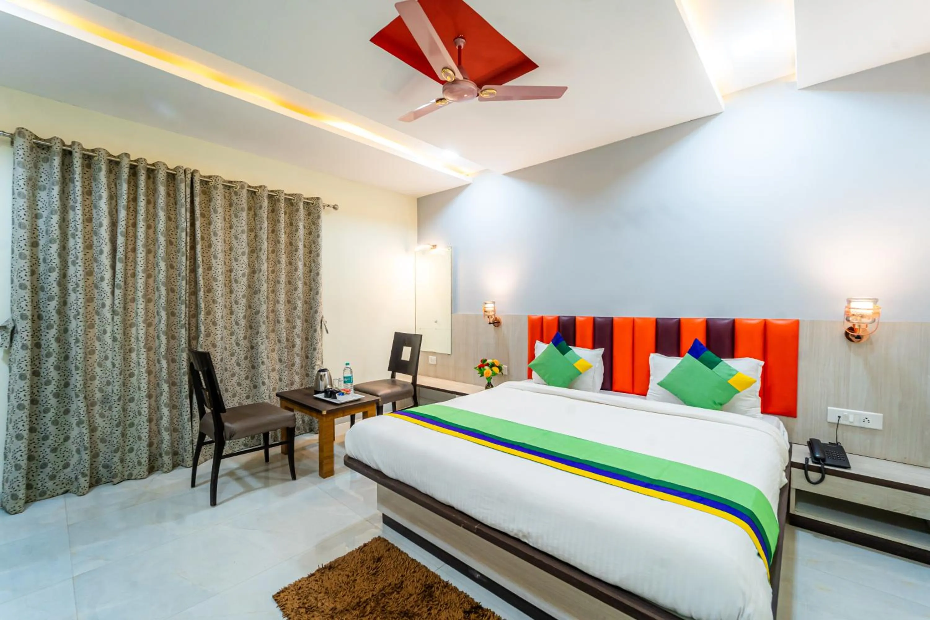 Bedroom in Treebo Seven Days, Mahabaleshwar