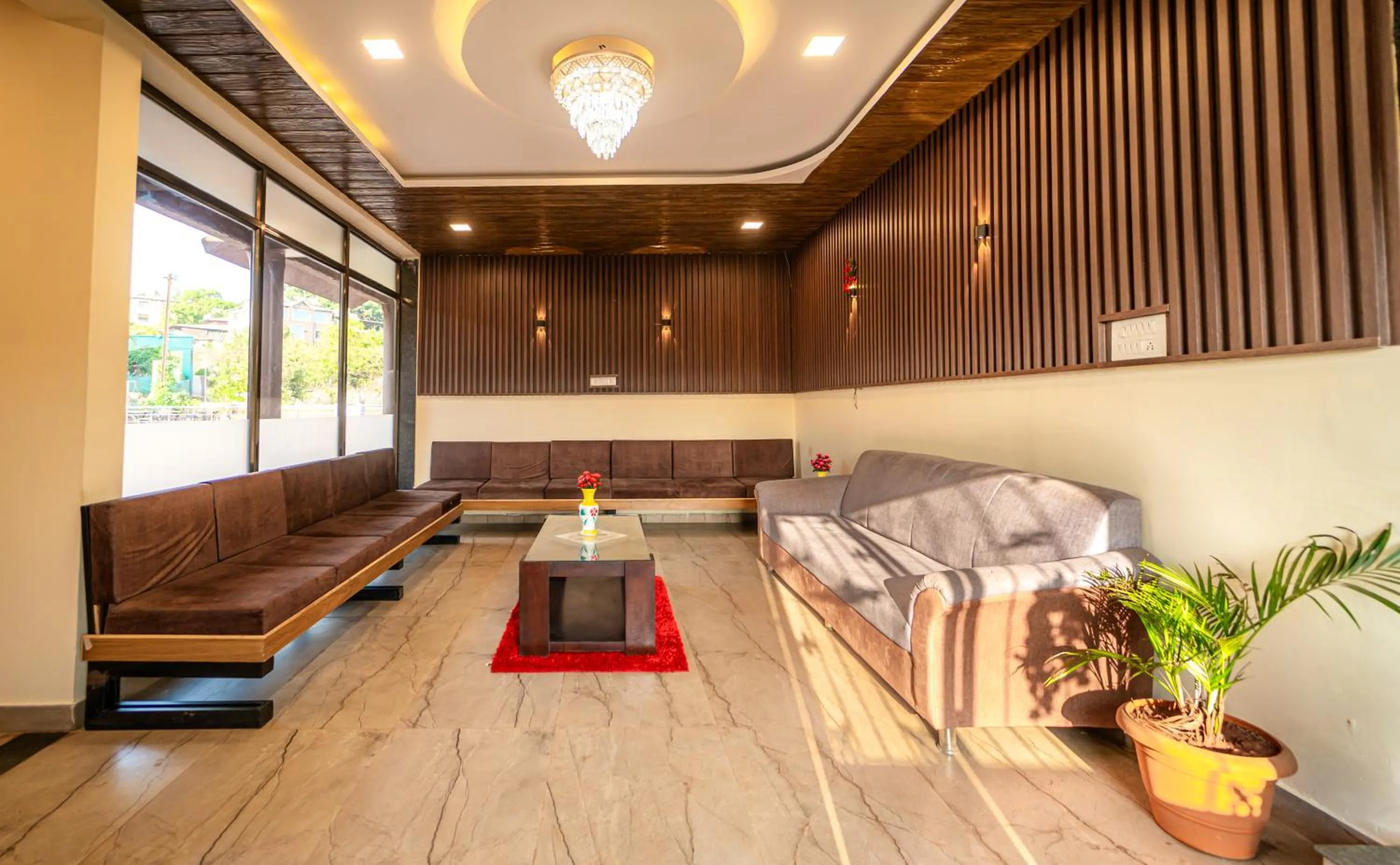 Seating area in Treebo Seven Days, Mahabaleshwar