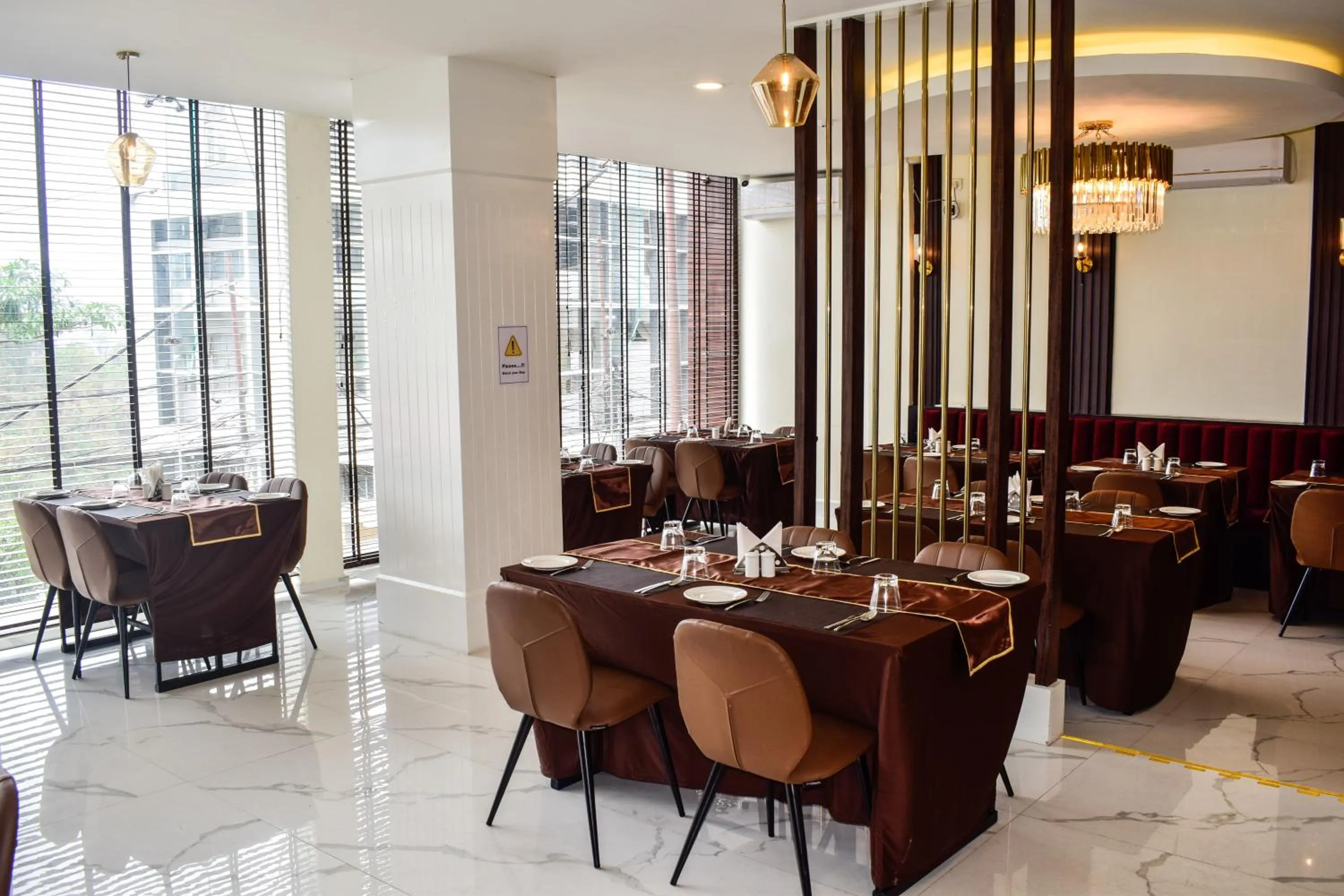 Restaurant/places to eat in ROYALE LALAWI HOTEL