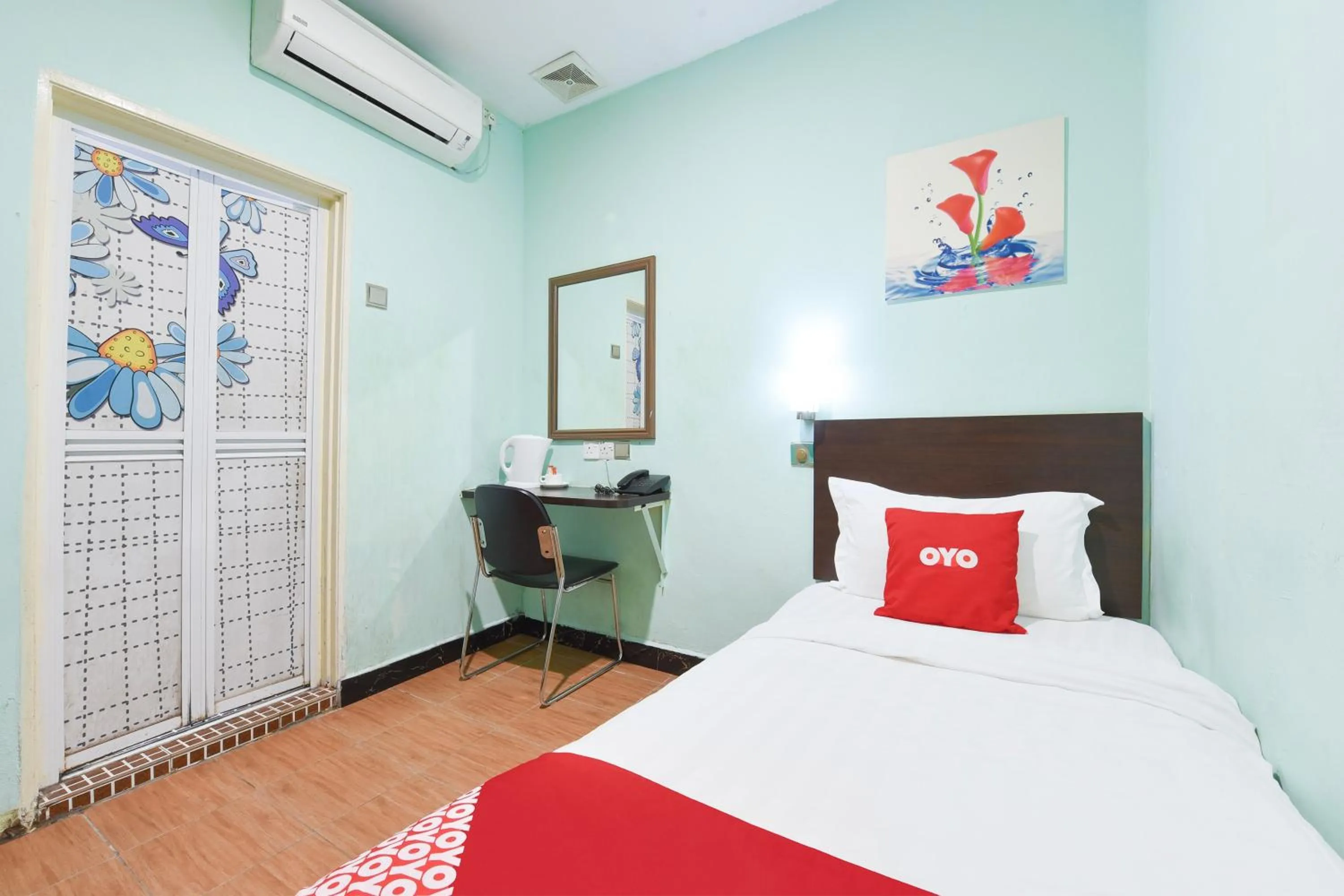 Bedroom, Bed in Hotel O G Home Hotel, Kota Bharu, Kelantan.