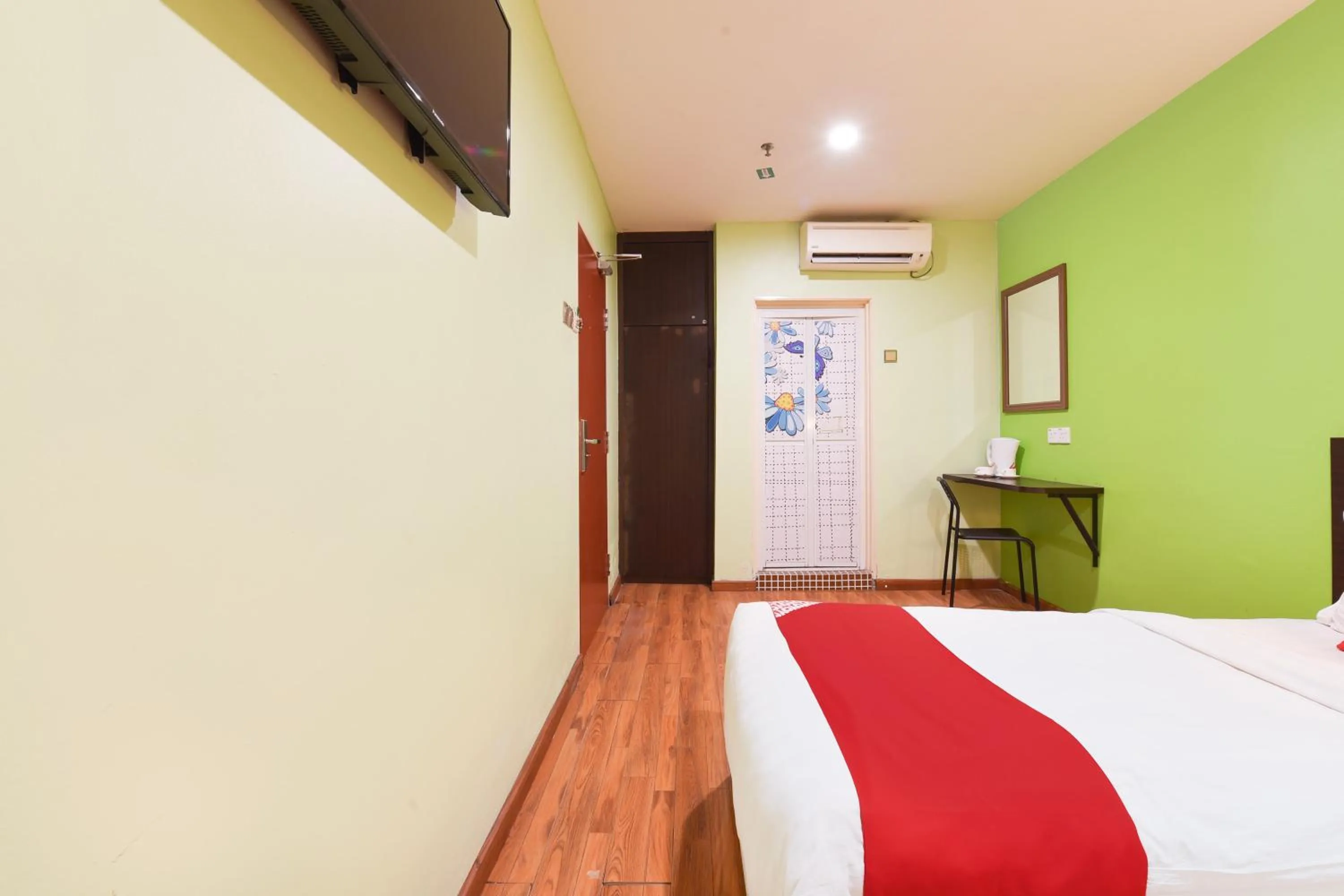 Bedroom, Bed in Hotel O G Home Hotel, Kota Bharu, Kelantan.