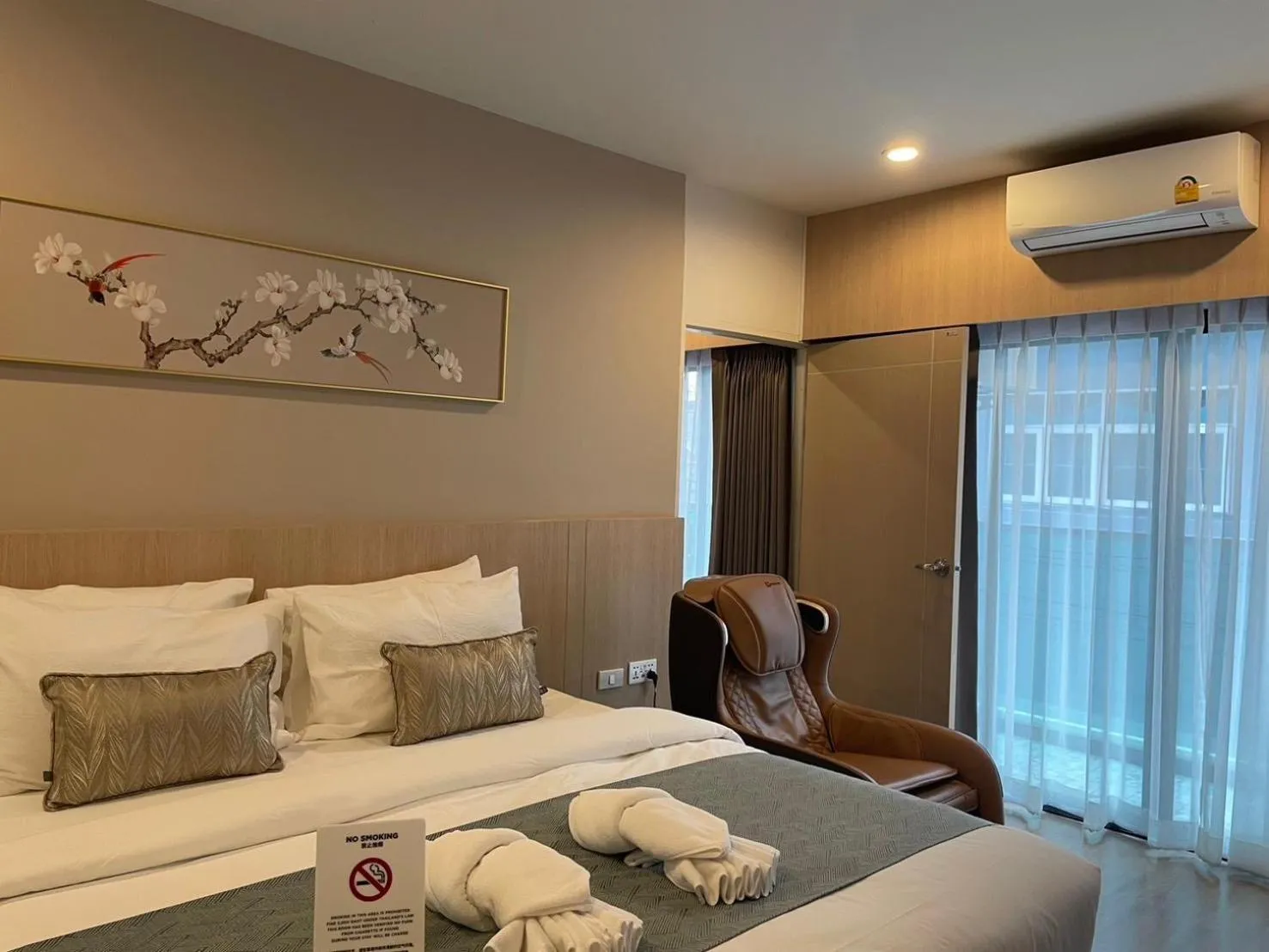 Property building, Bed in Chinatown Living Hatyai