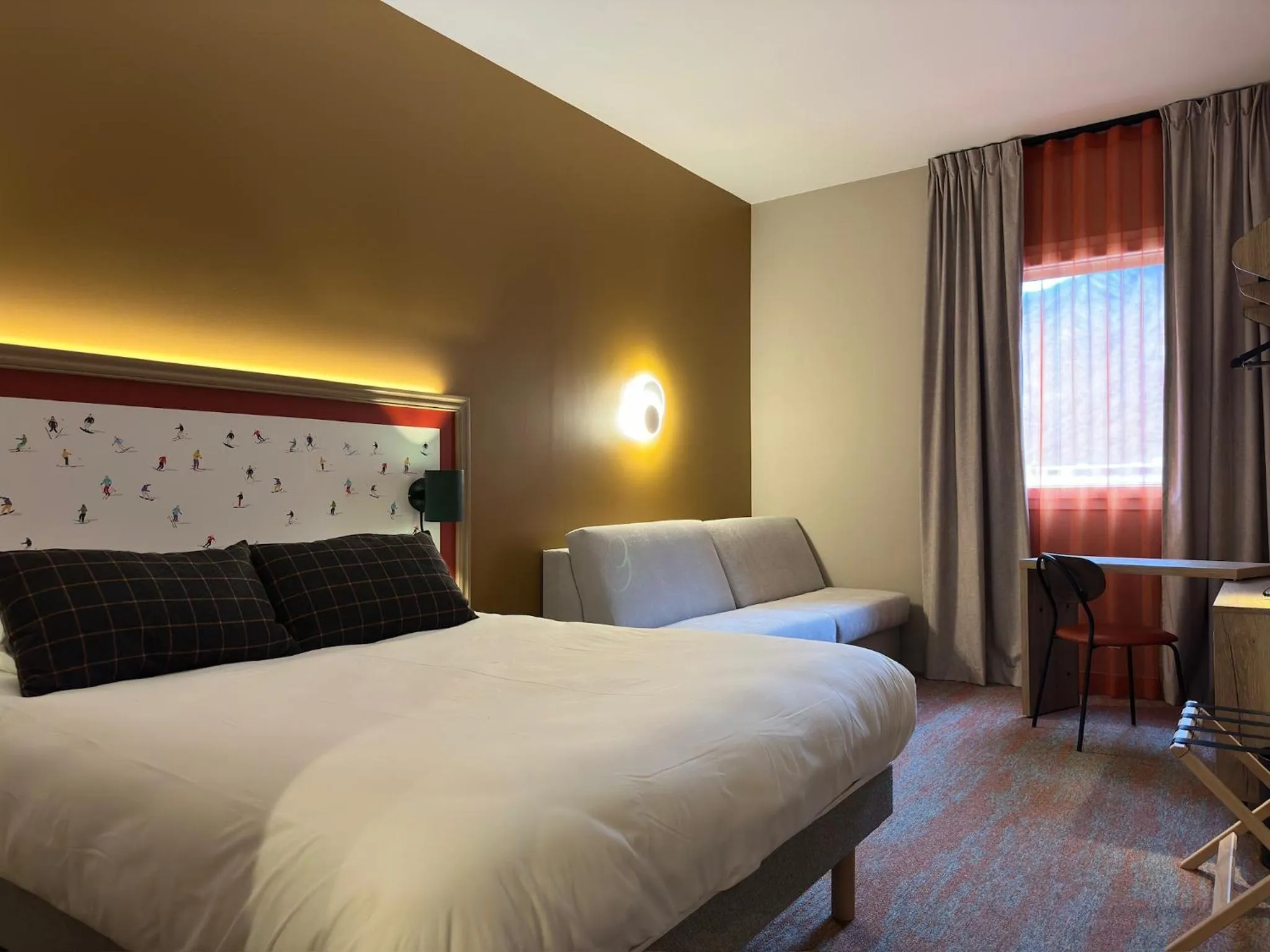 Bed in Best Western Coeur de Maurienne Hotel Restaurant & Spa