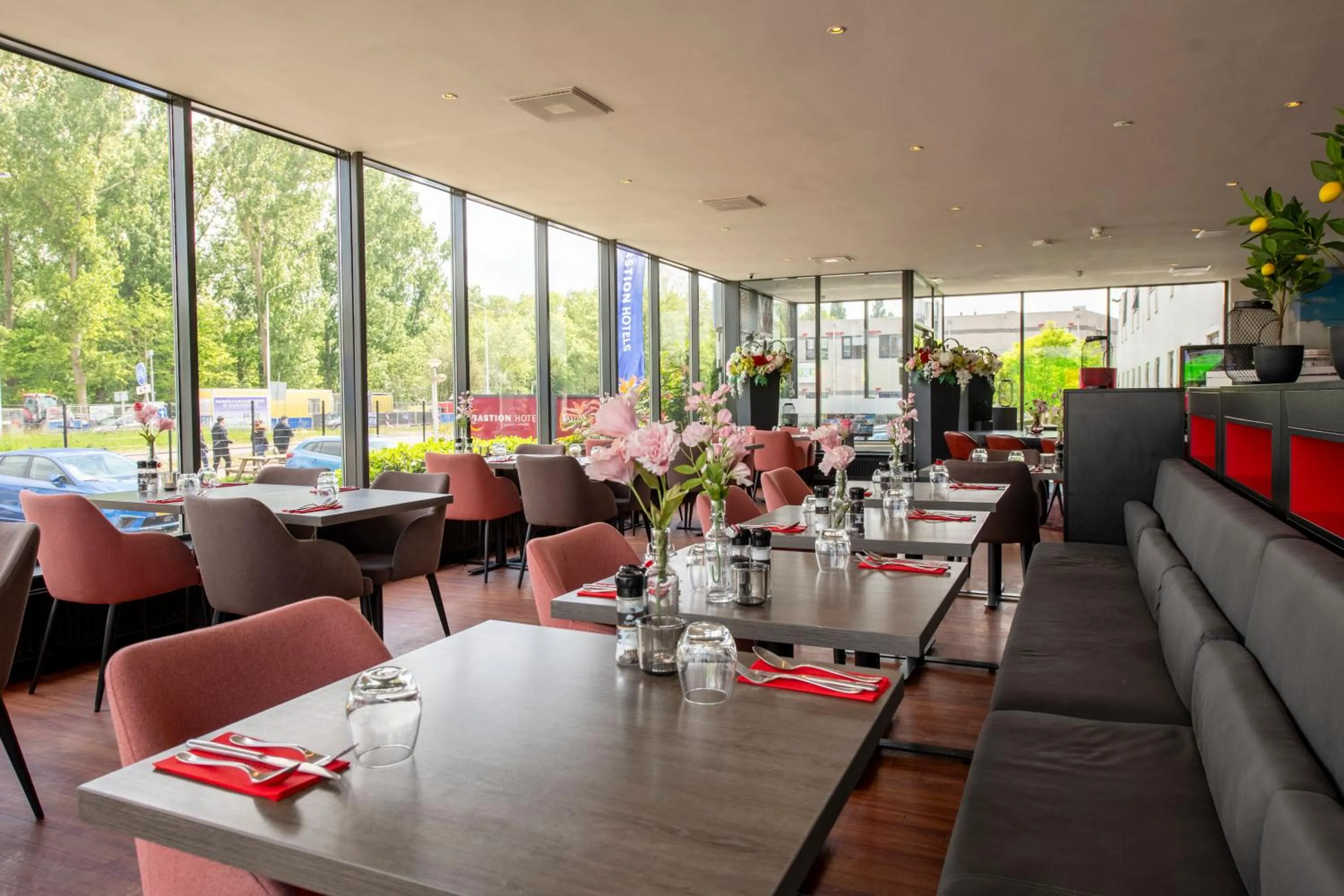 Restaurant/places to eat in Bastion Hotel Zaandam