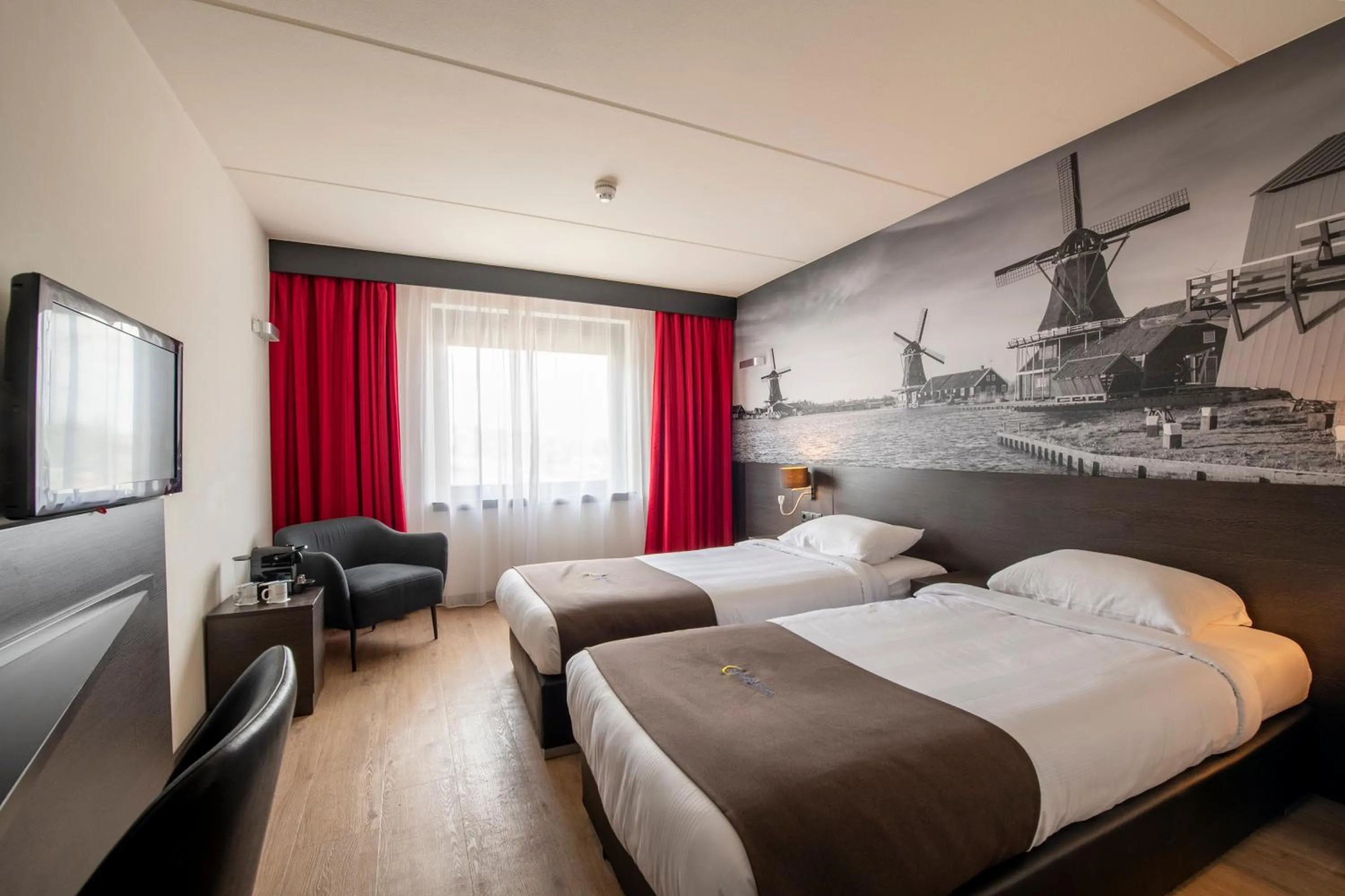 Bedroom, Bed in Bastion Hotel Zaandam