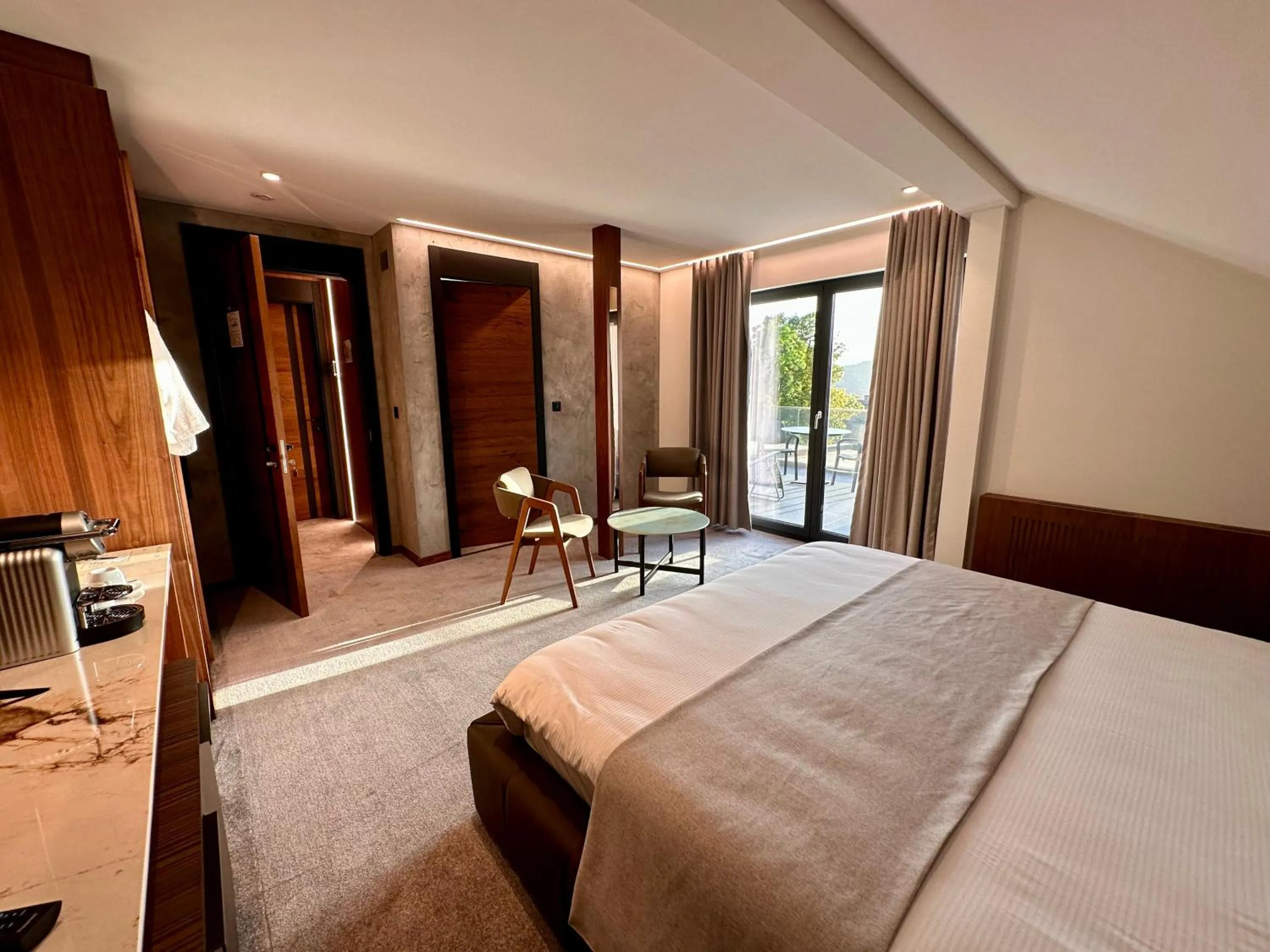 Bed in Hôtel Restaurant & Spa Les Planets