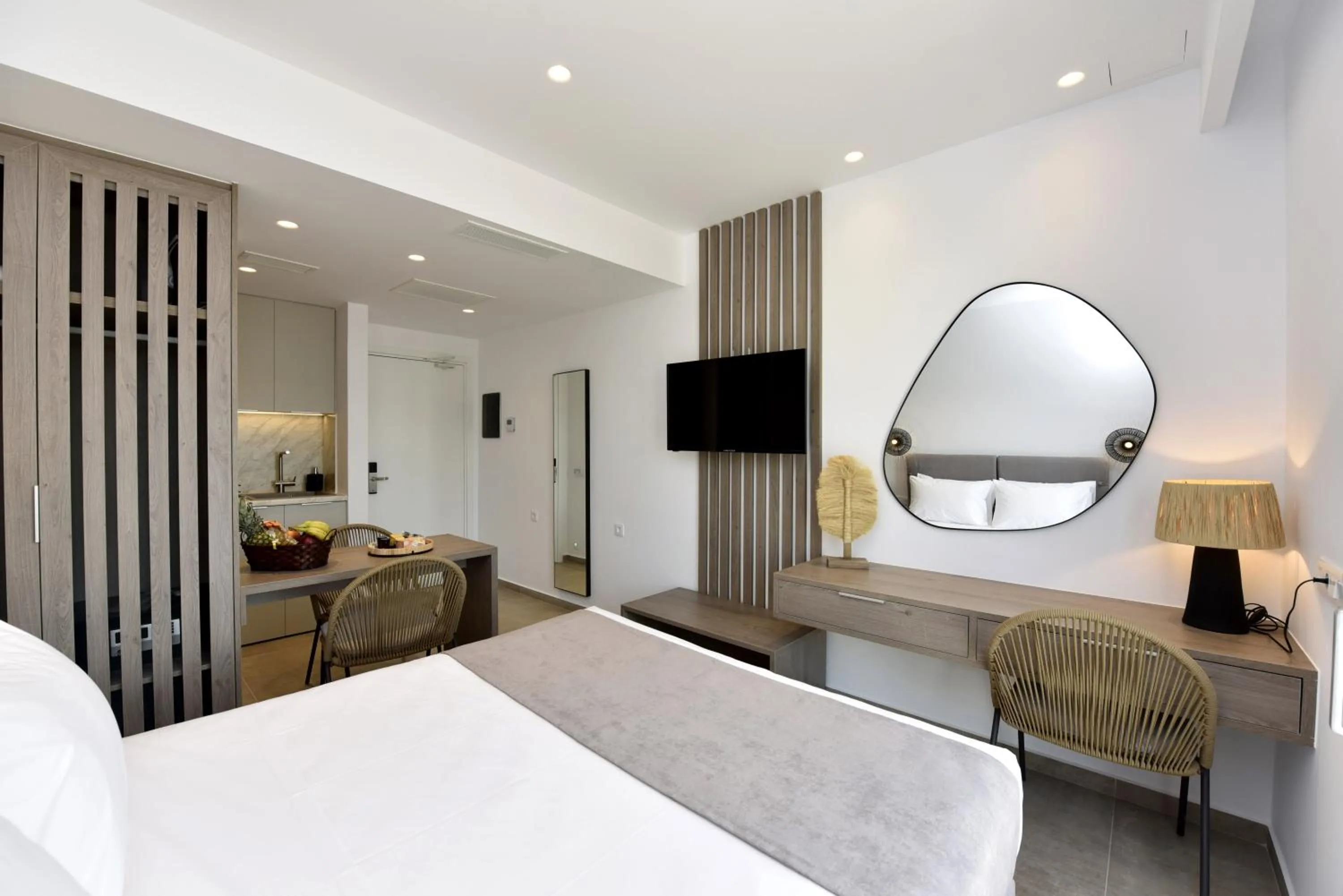 Bed in Anais Milos Suites