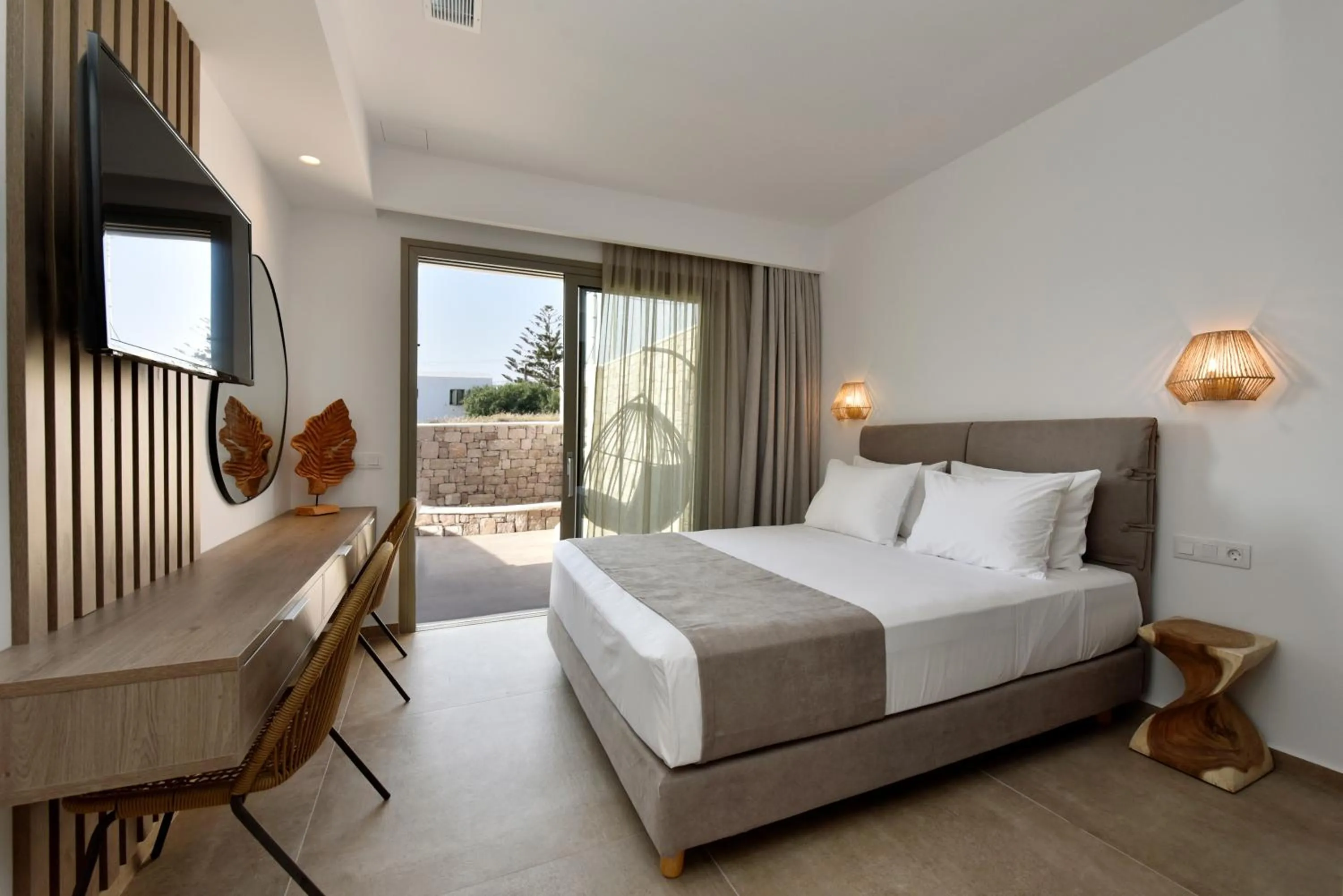 Bed in Anais Milos Suites