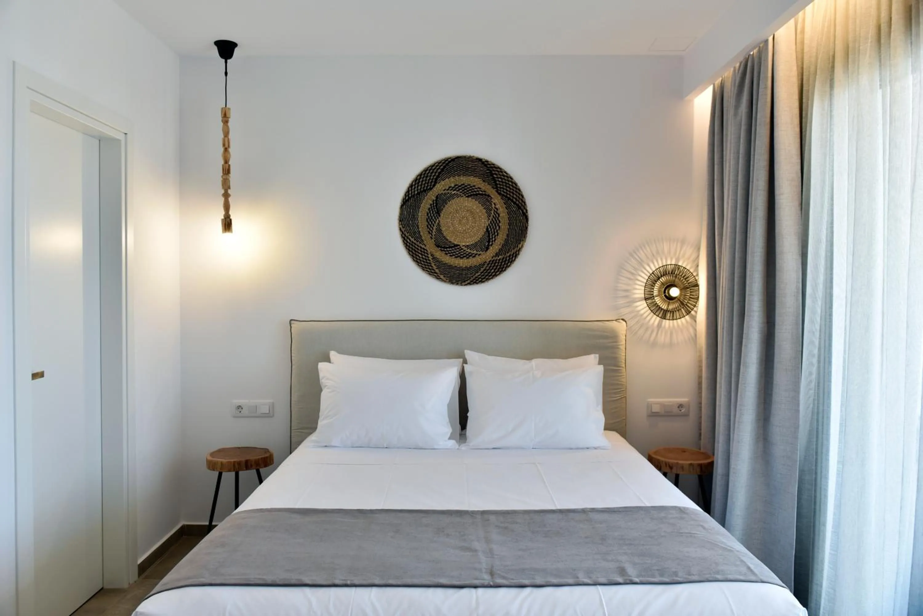 Bed in Anais Milos Suites