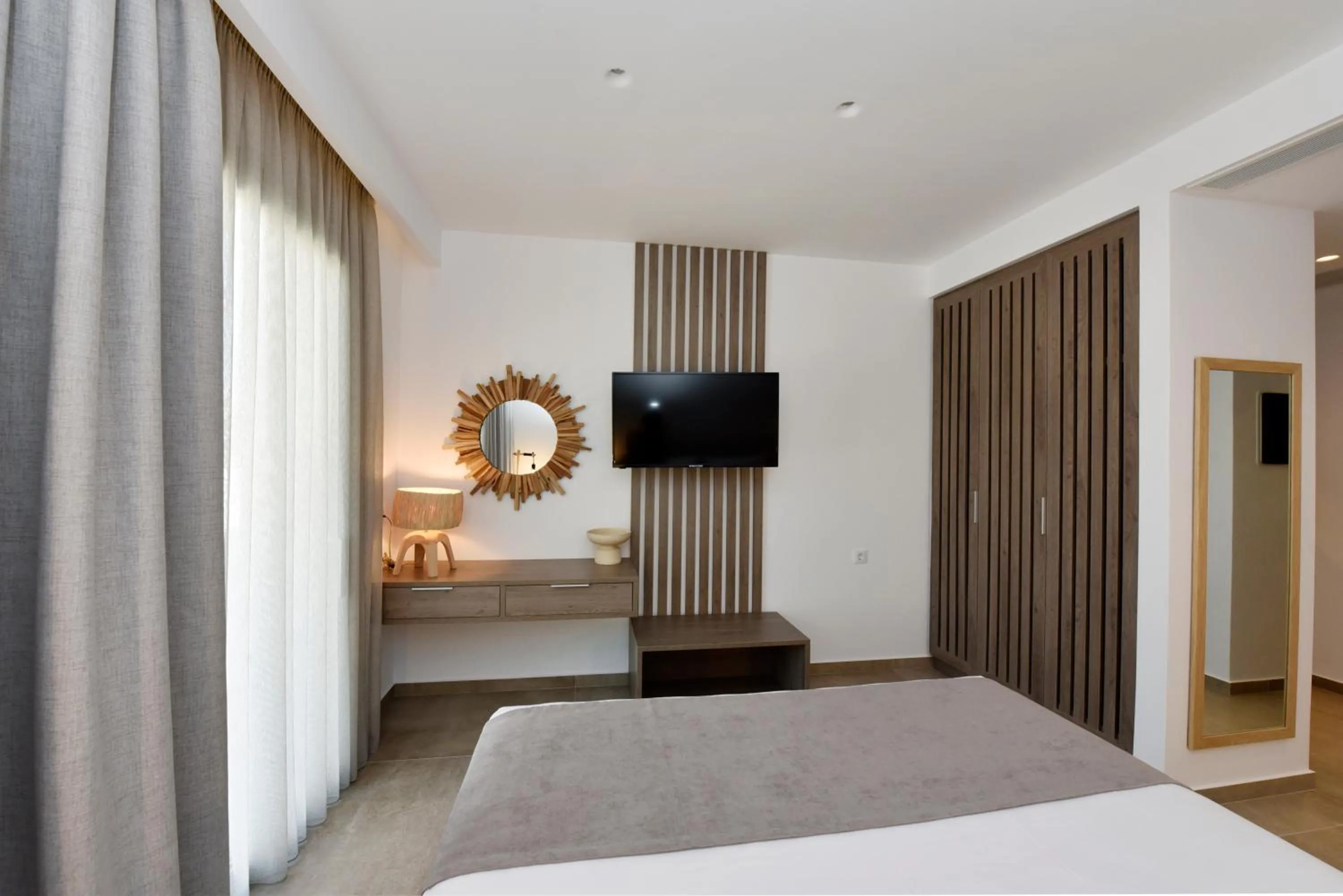 Bed in Anais Milos Suites