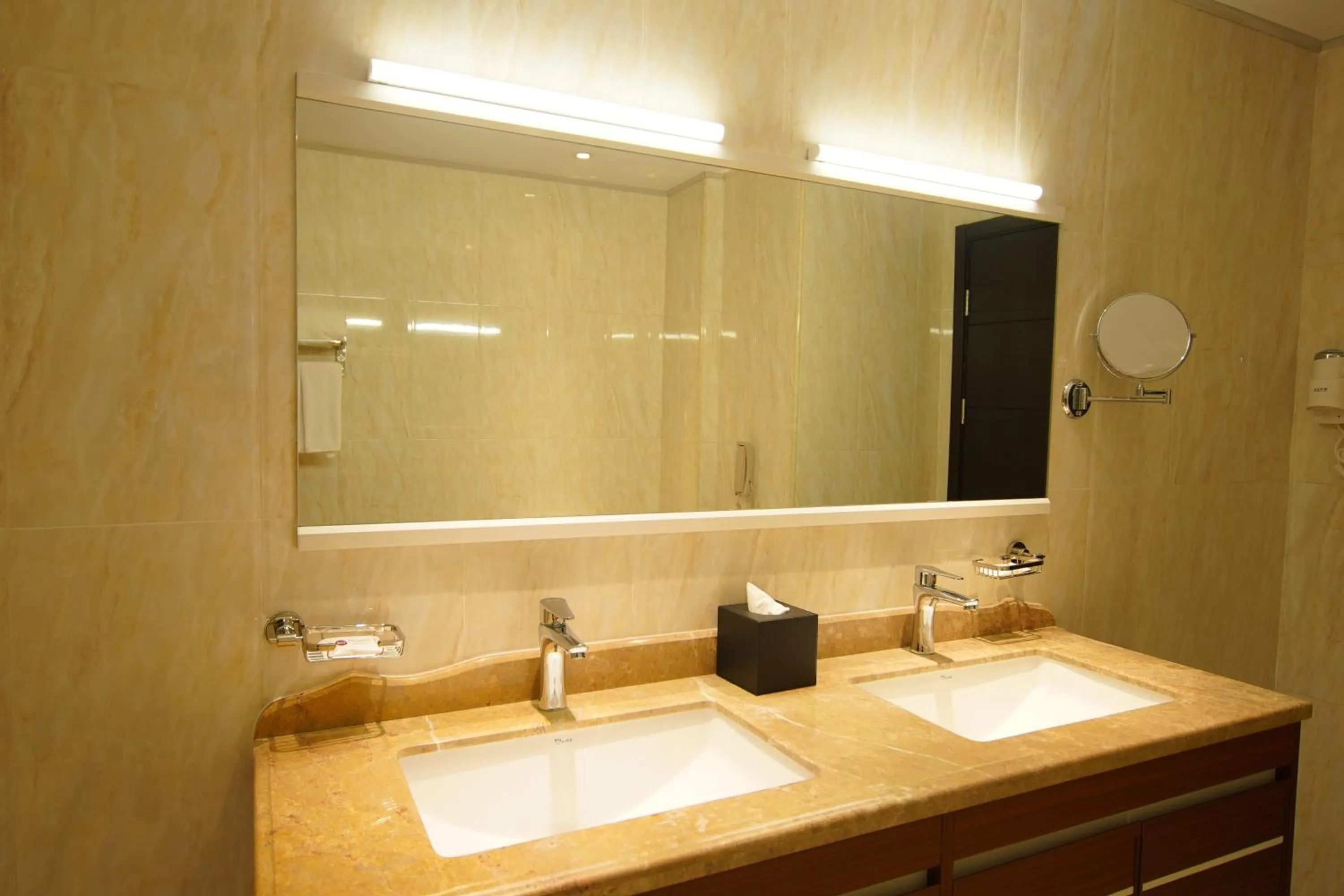 Bathroom in Best Western Premier Dynasty