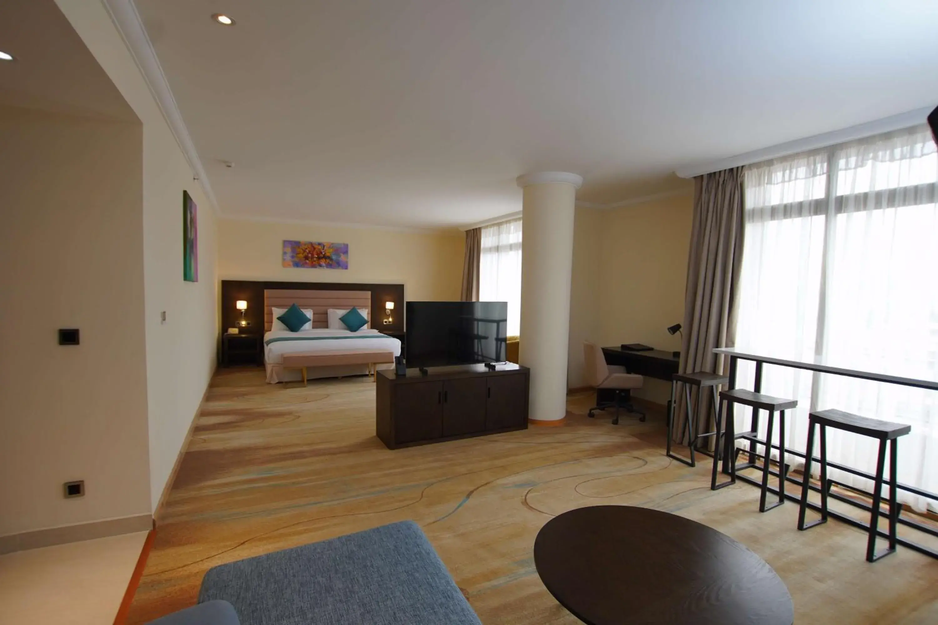 Deluxe King Room with Balcony - single occupancy - Non-Smoking in Best Western Premier Dynasty Deluxe King Room with Balcony - single occupancy - Non-Smoking in Best Western Premier Dynasty