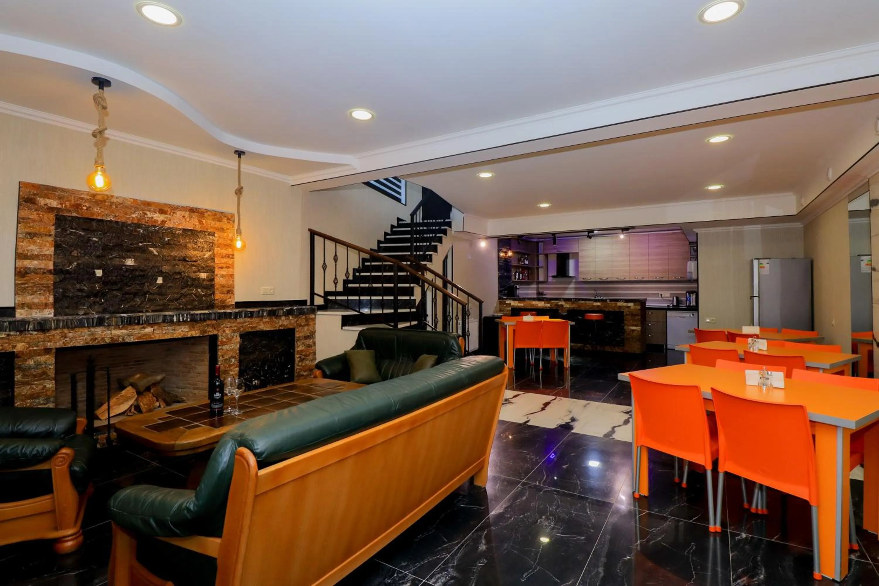 Kitchen or kitchenette in Hotel Evergreen