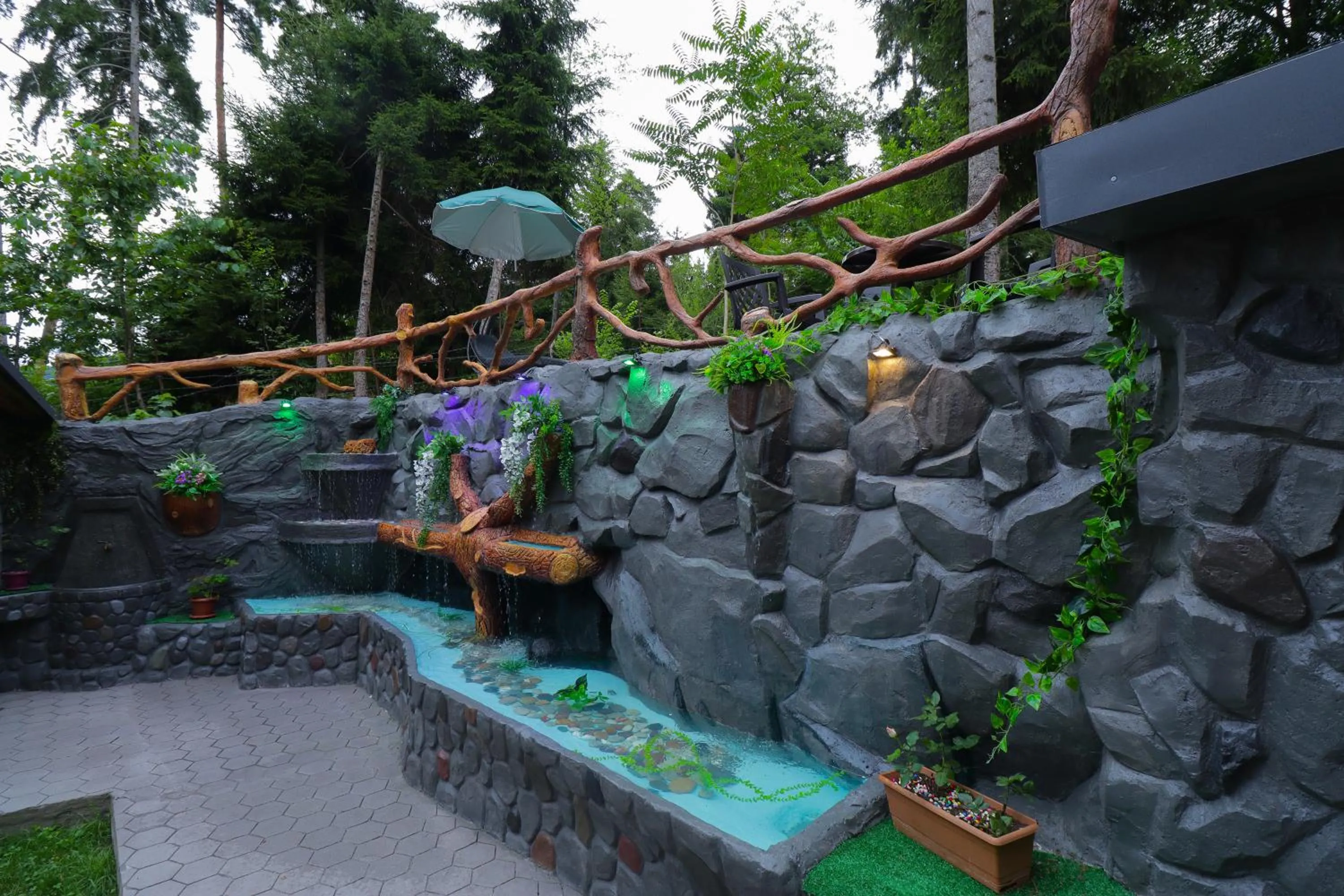 Property building in Hotel Evergreen