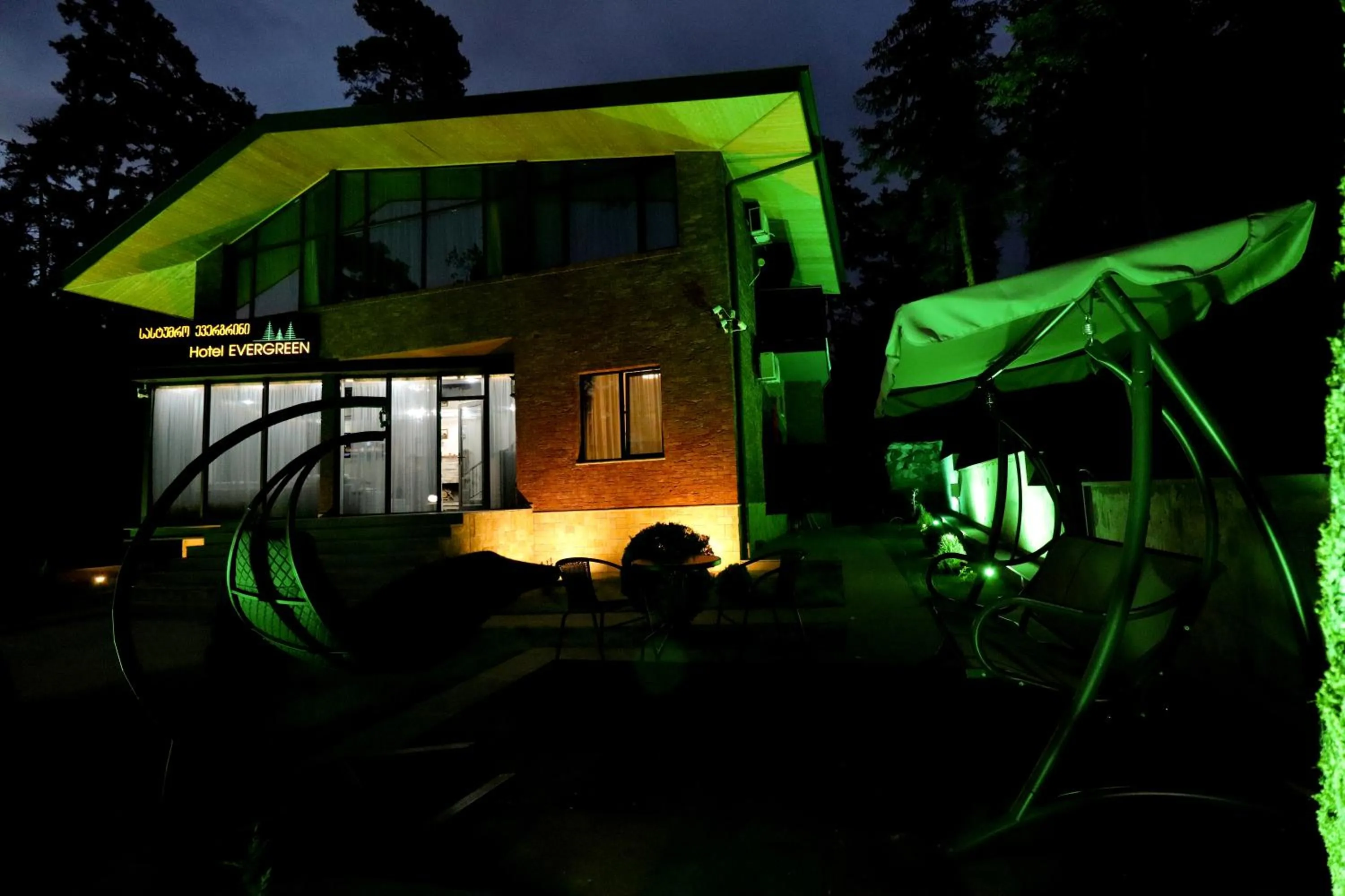 Property building in Hotel Evergreen