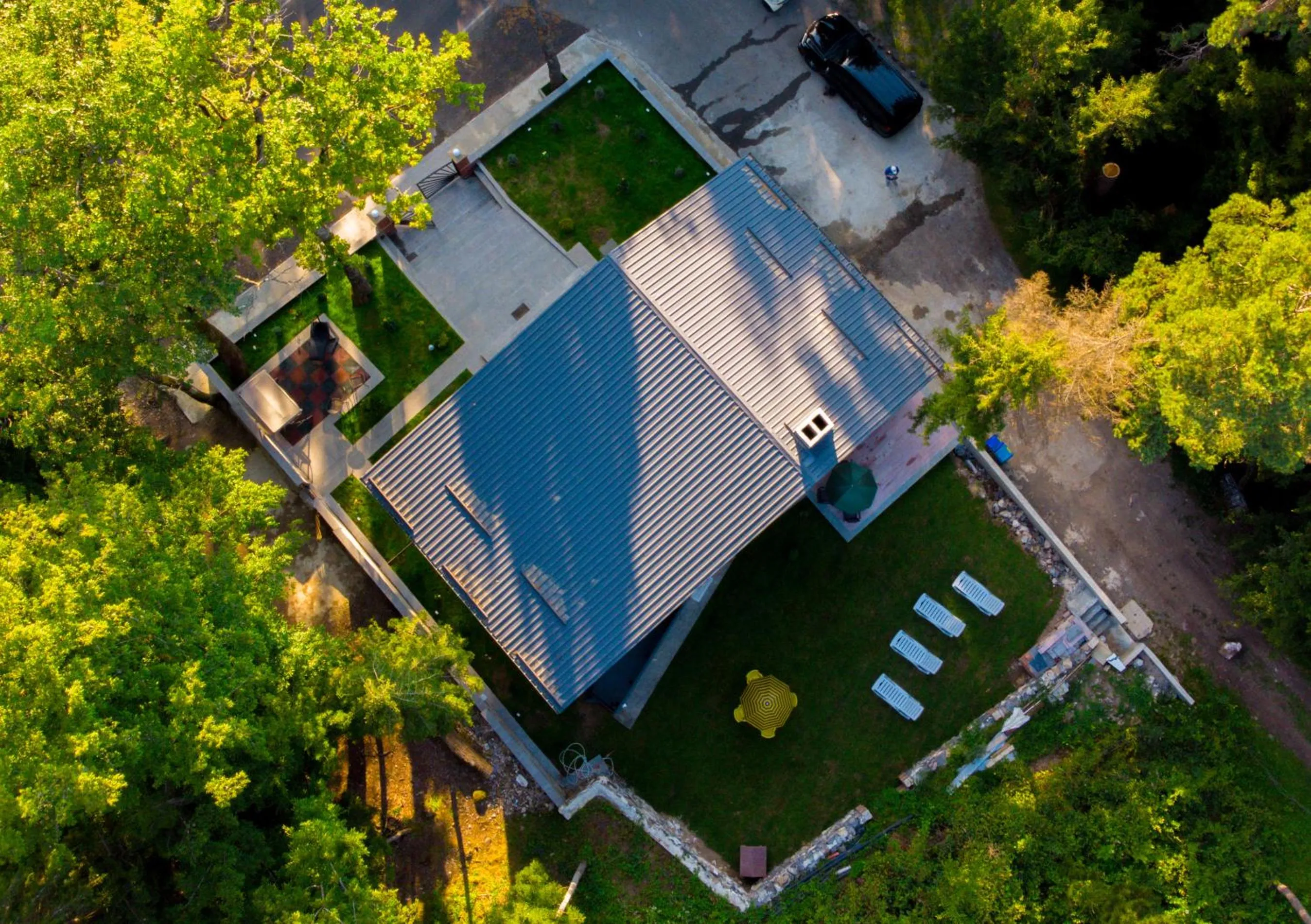 Property building in Hotel Evergreen