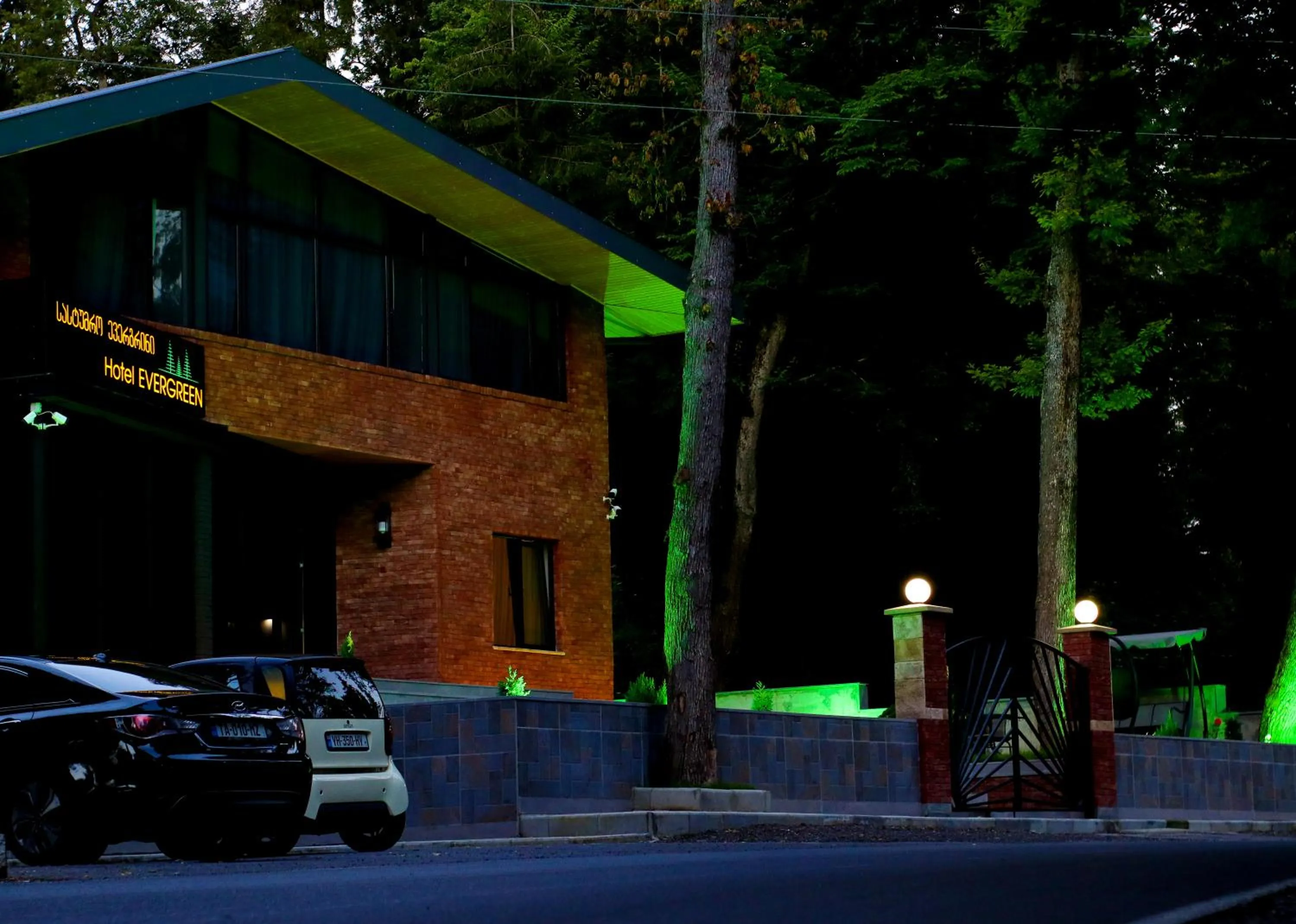 Property building in Hotel Evergreen