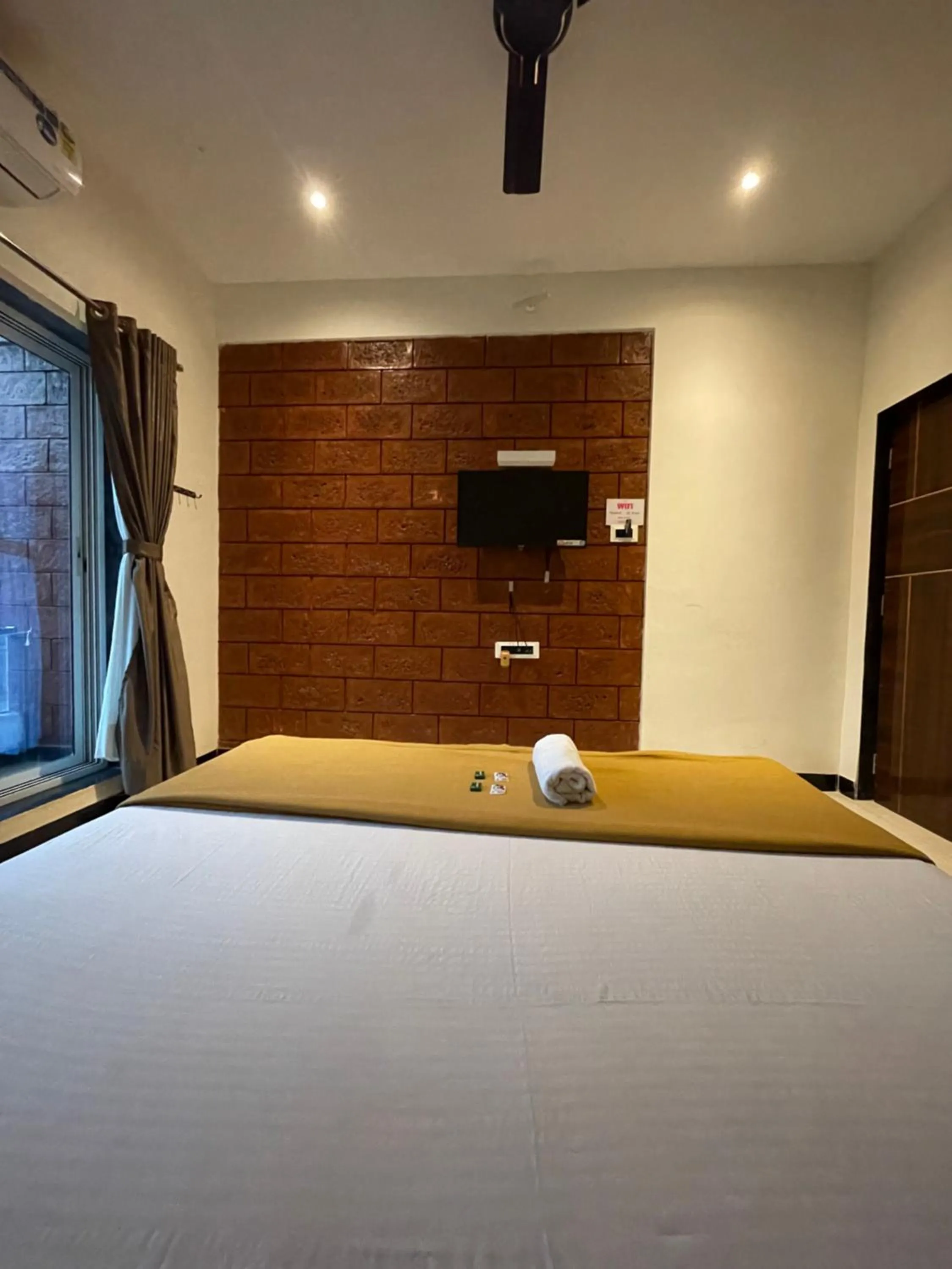 TV and multimedia, Bed in Scarlet Resort