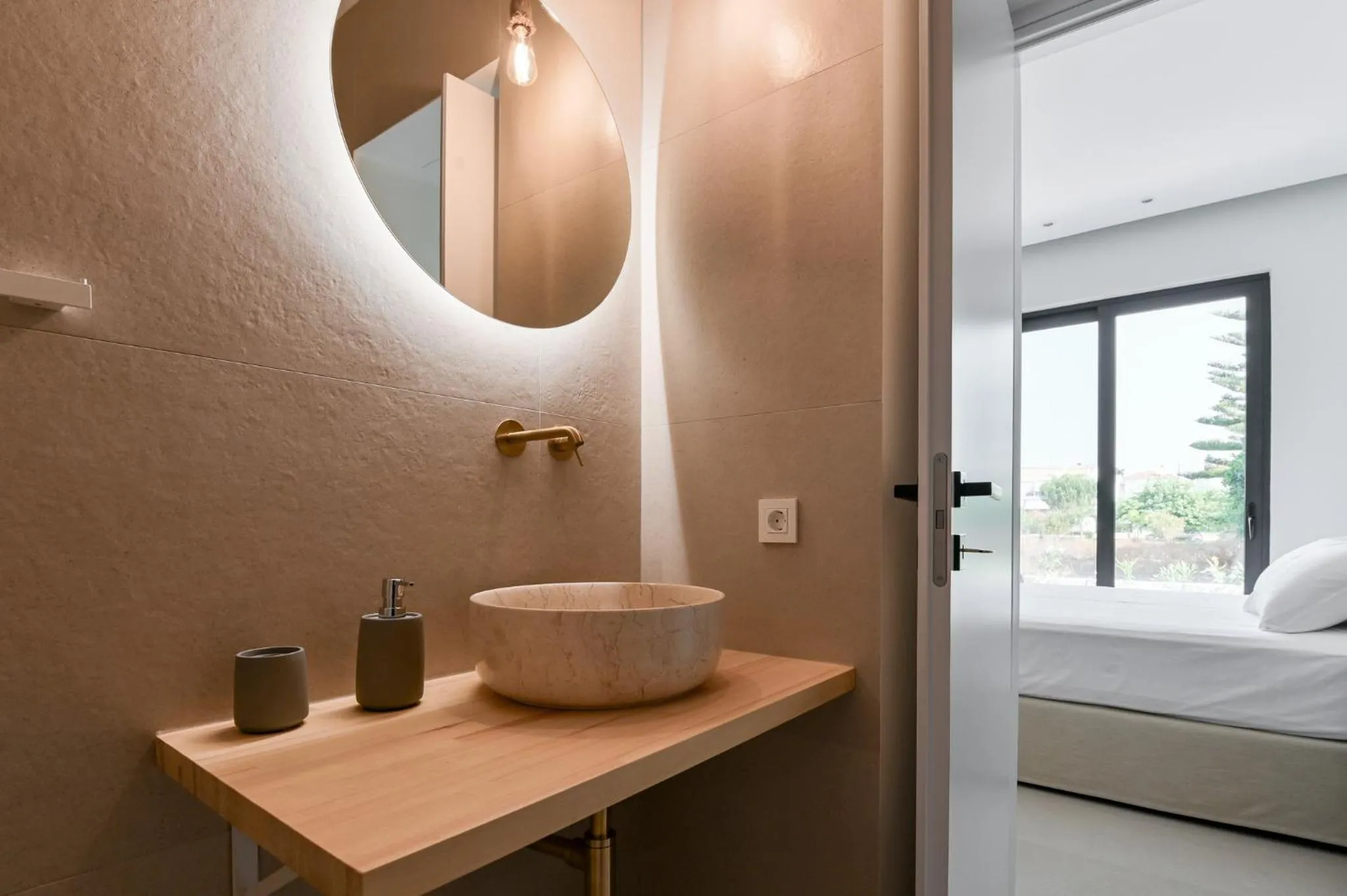 Photo of the whole room, Bed in Melior Luxury Villas