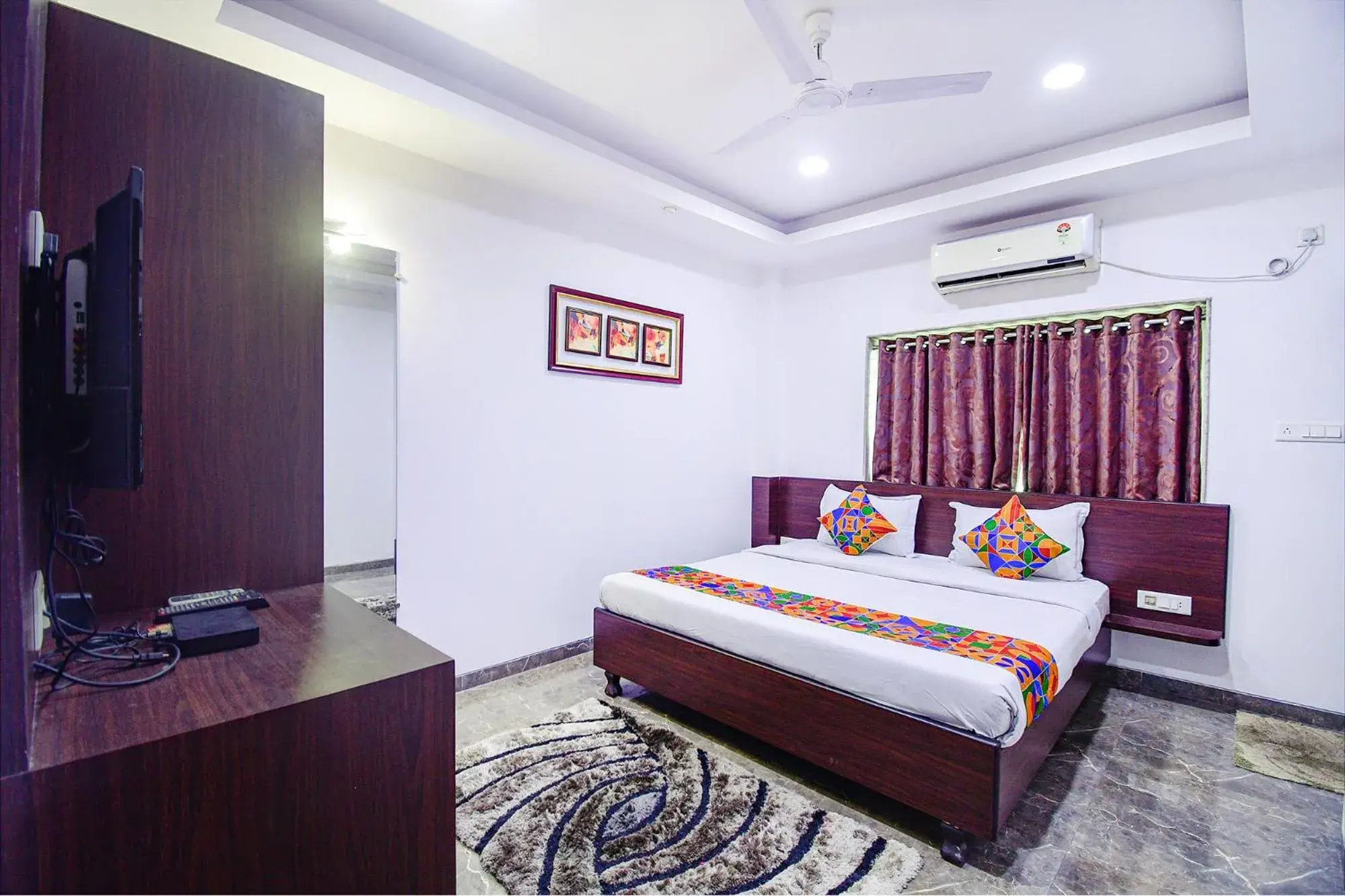 Deluxe Room - single occupancy in FabHotel Rani Tower - Chinar Park Deluxe Room - single occupancy in FabHotel Rani Tower - Chinar Park