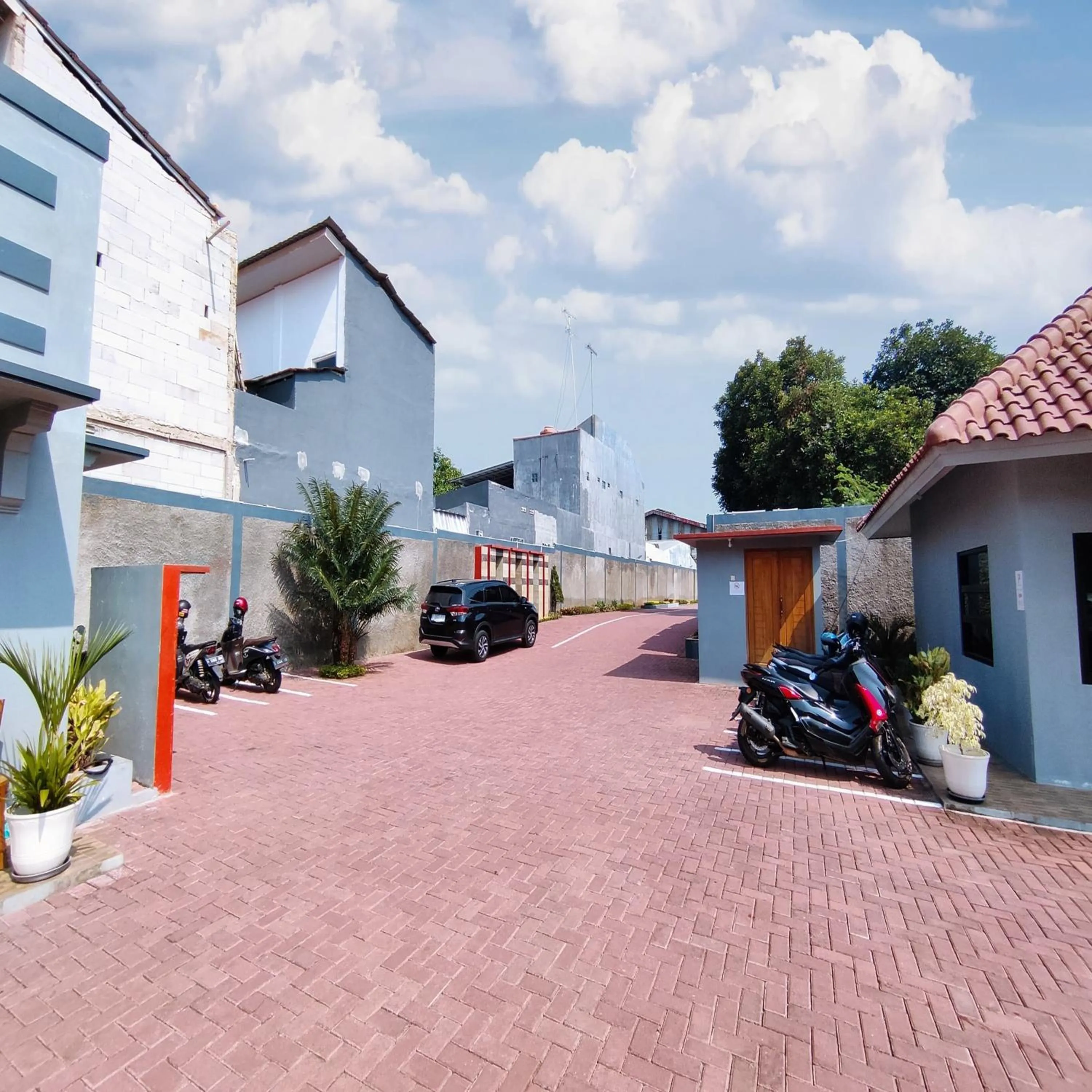 Property building in Hotel Cibening