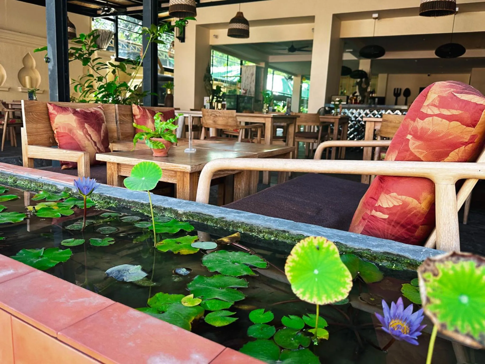 Food and drinks in JALMIN Hotel Samui