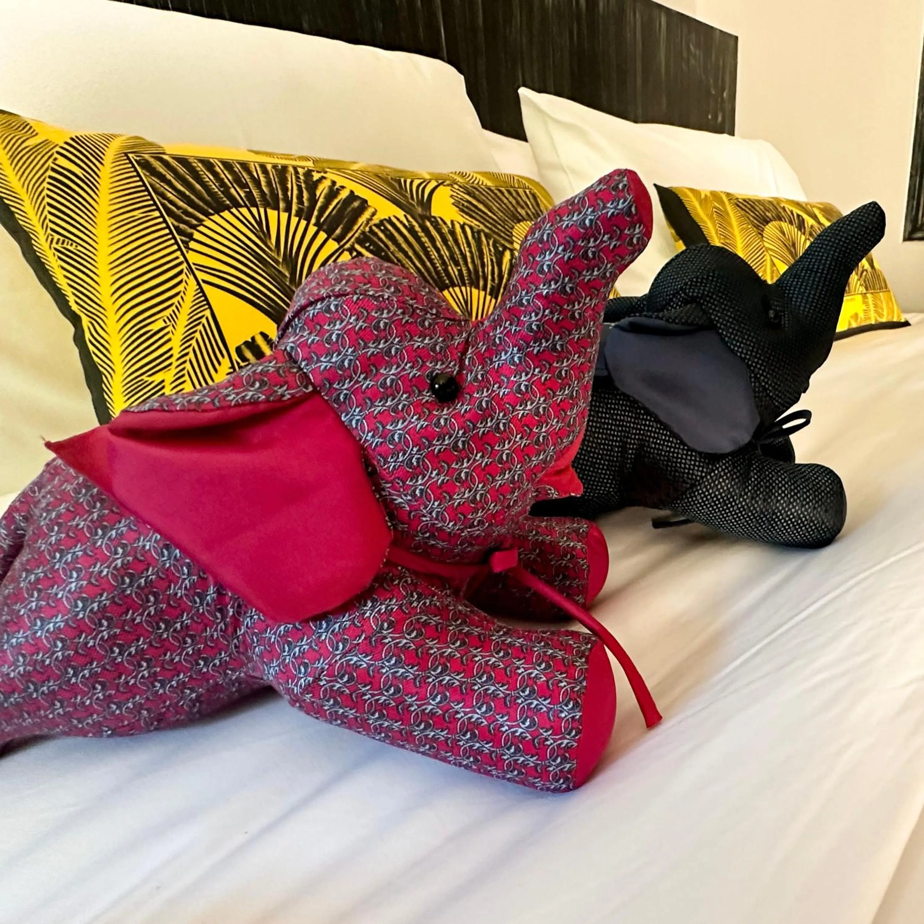 Bed in JALMIN Hotel Samui