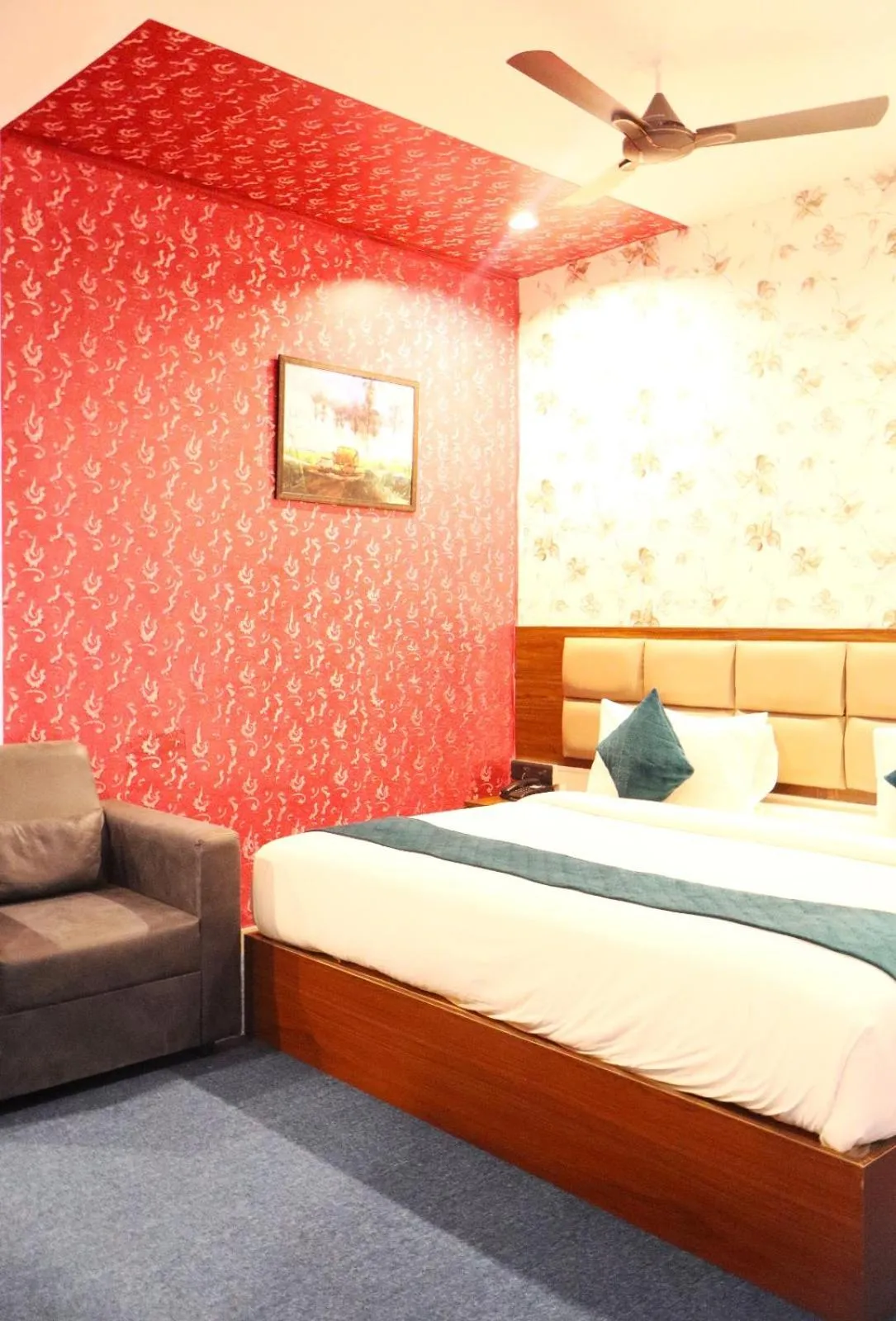 Bed in The Elite Hotel