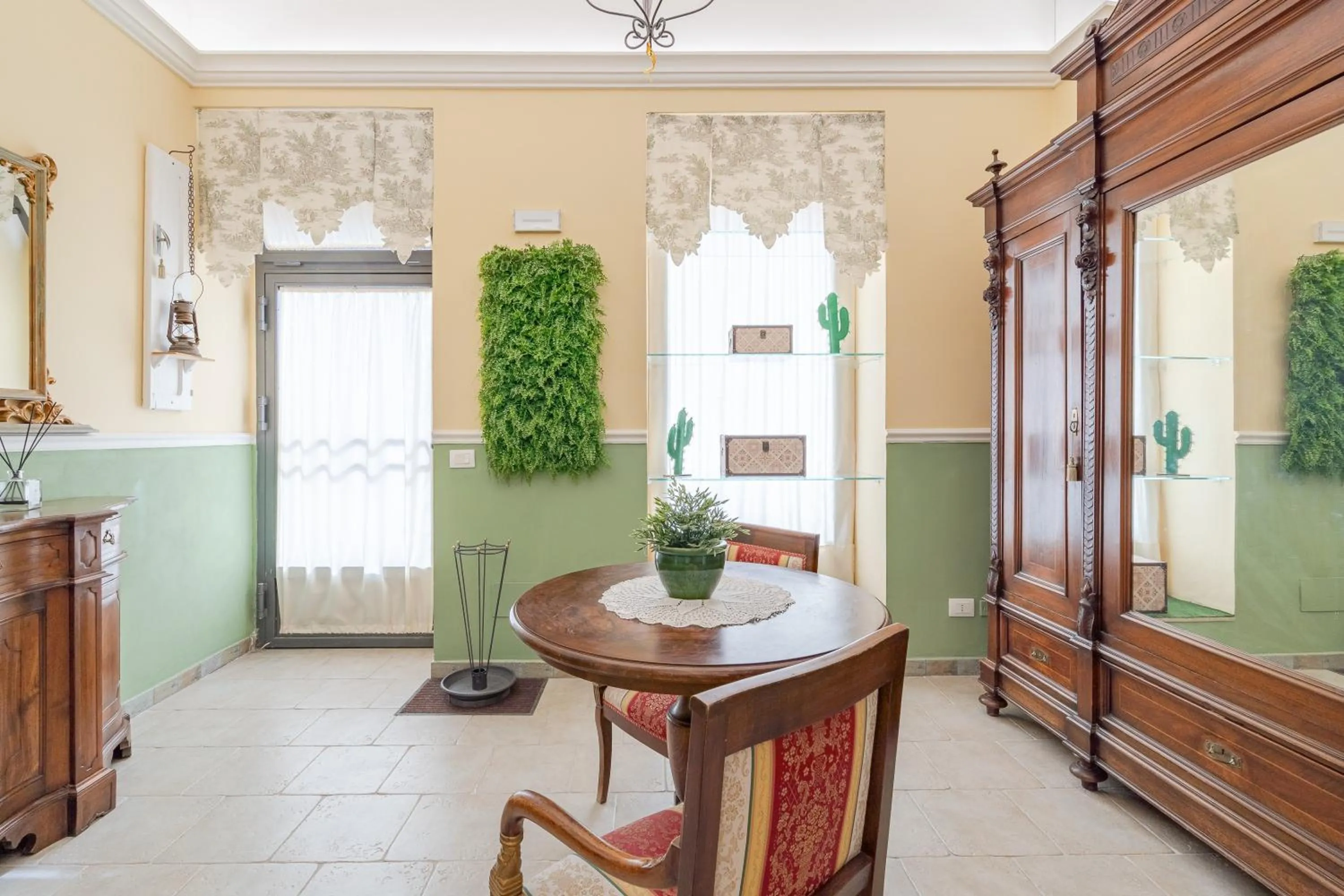 Property building in Pomona Noto