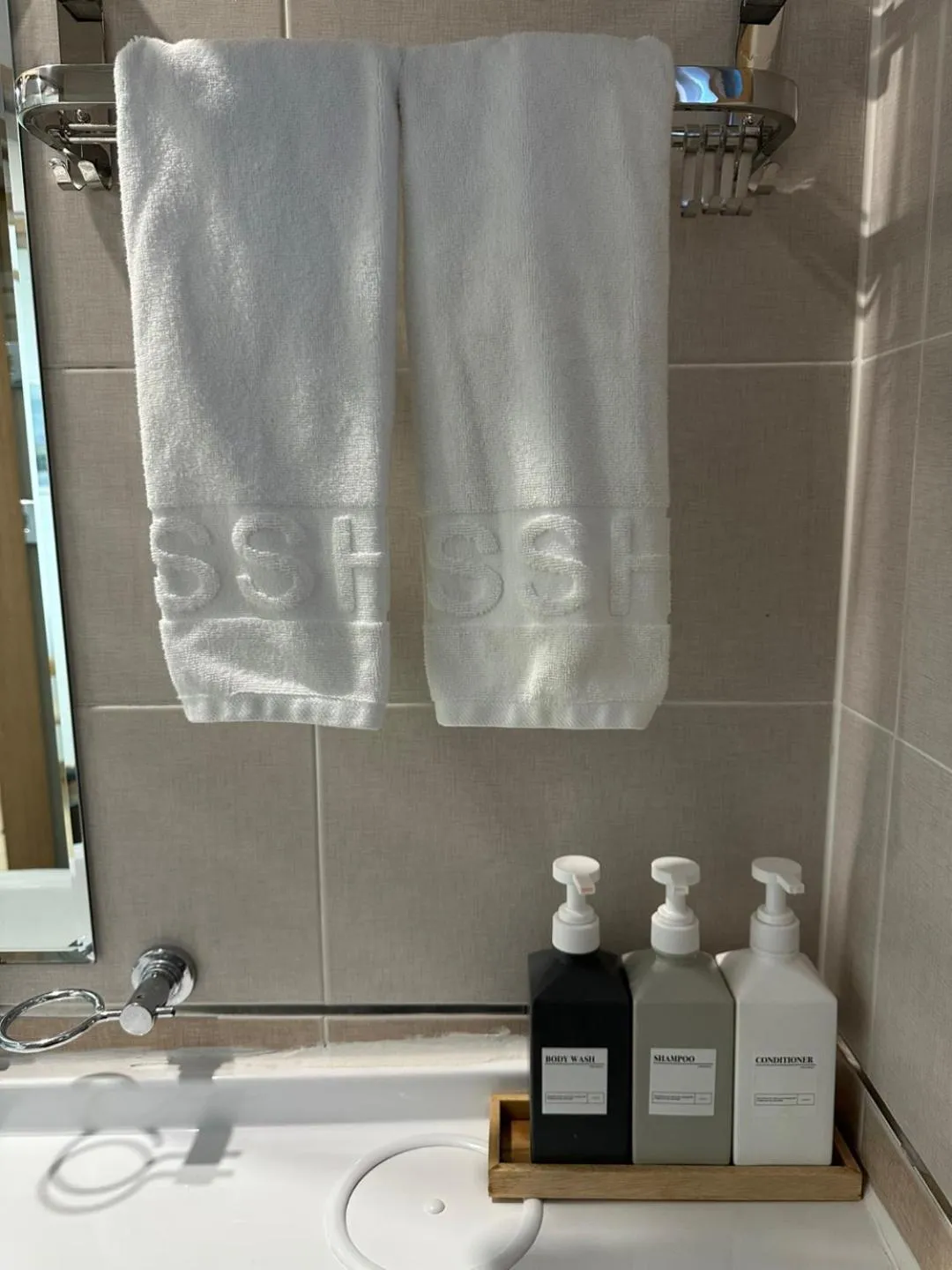 Bathroom in SSH Icon Hostel