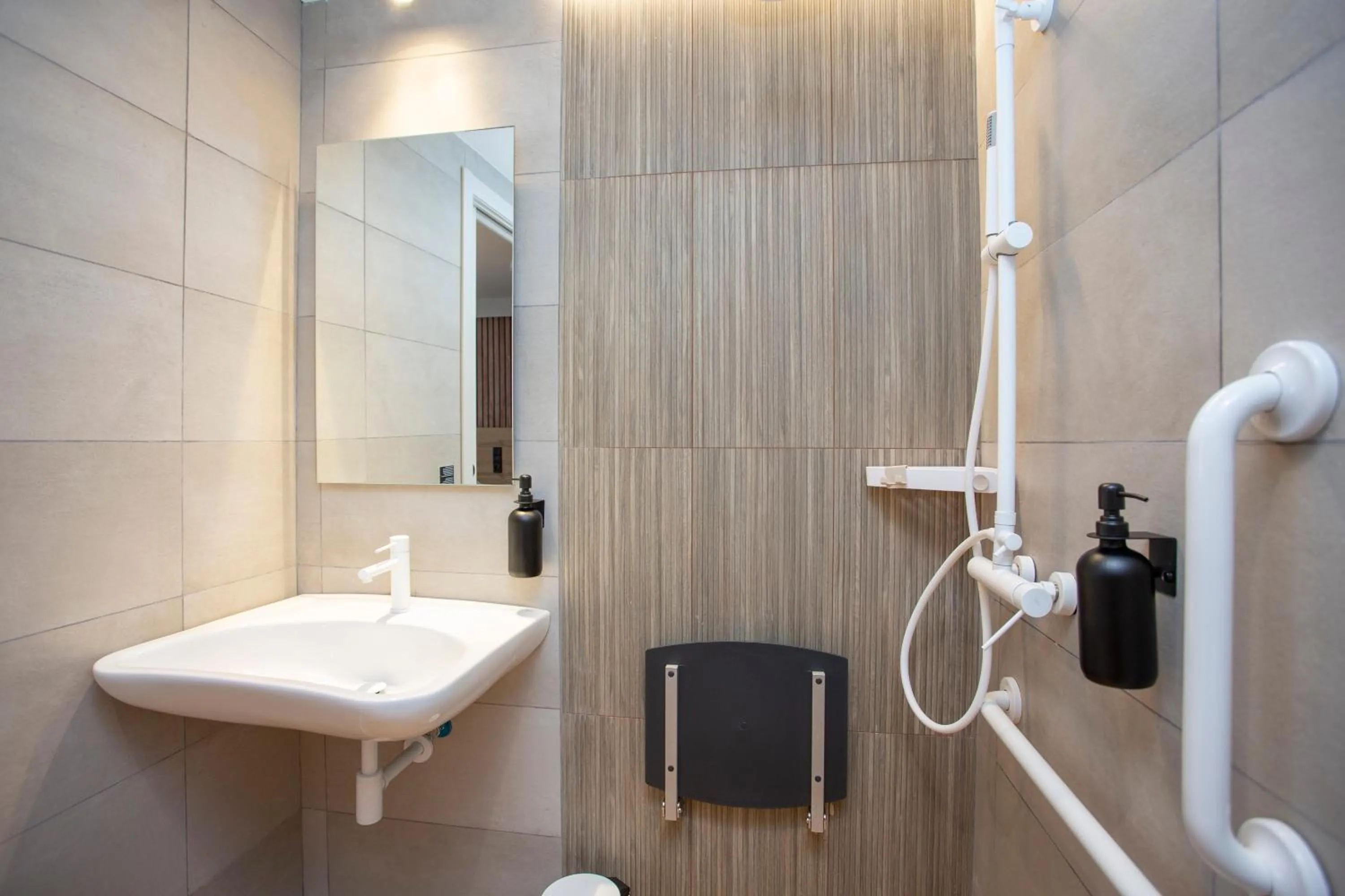 Aila II Hotel Boutique by SingularStays - Digital Access