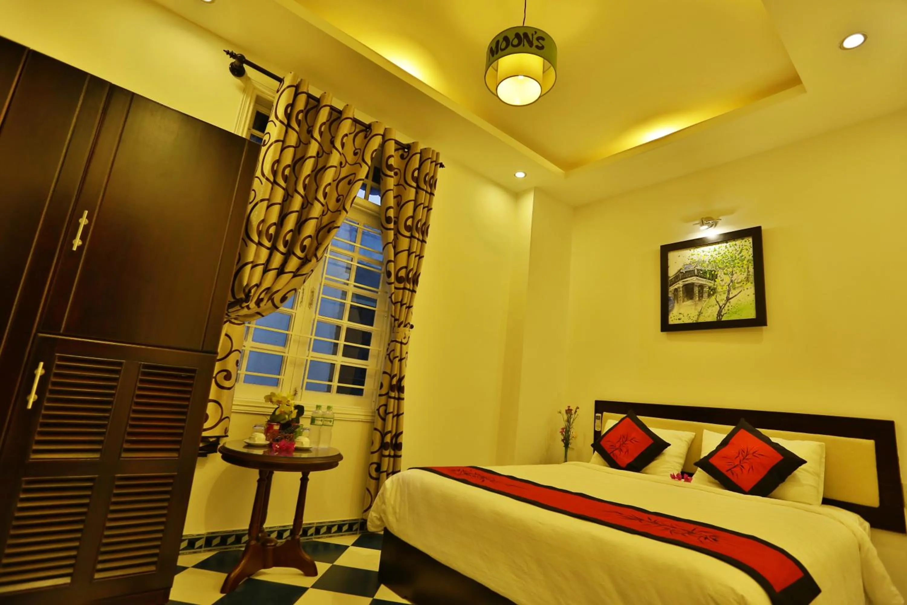 Photo of the whole room, Bed in Moon's Homestay