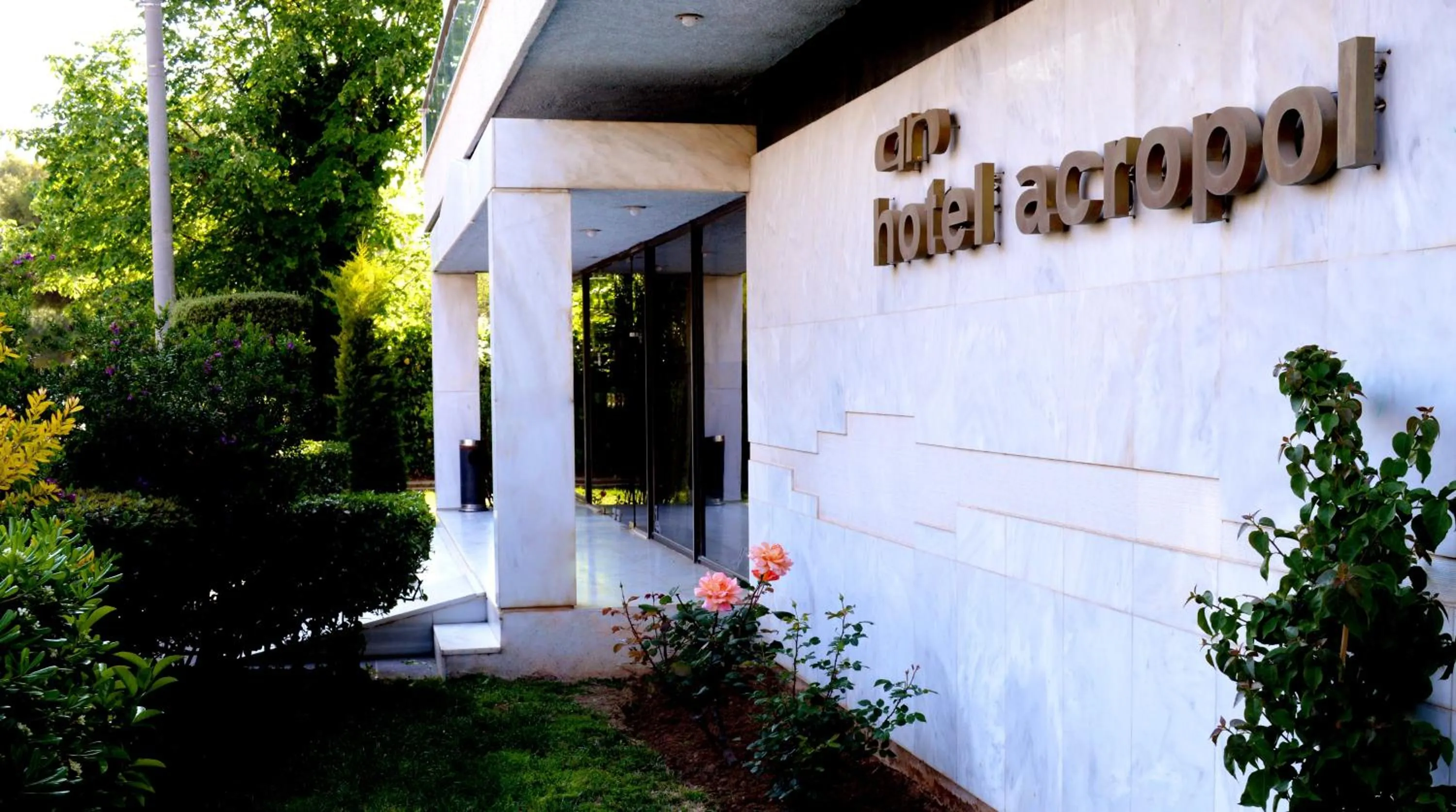 Facade/entrance in Acropol Hotel