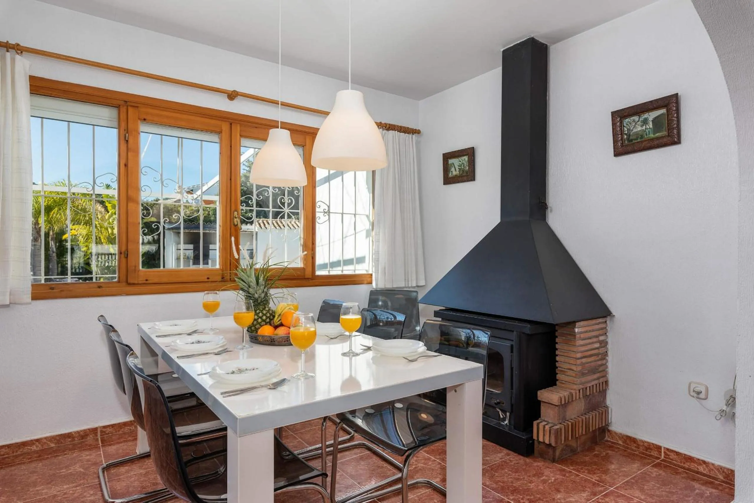 Dining area in Villa Padilla - PlusHolidays