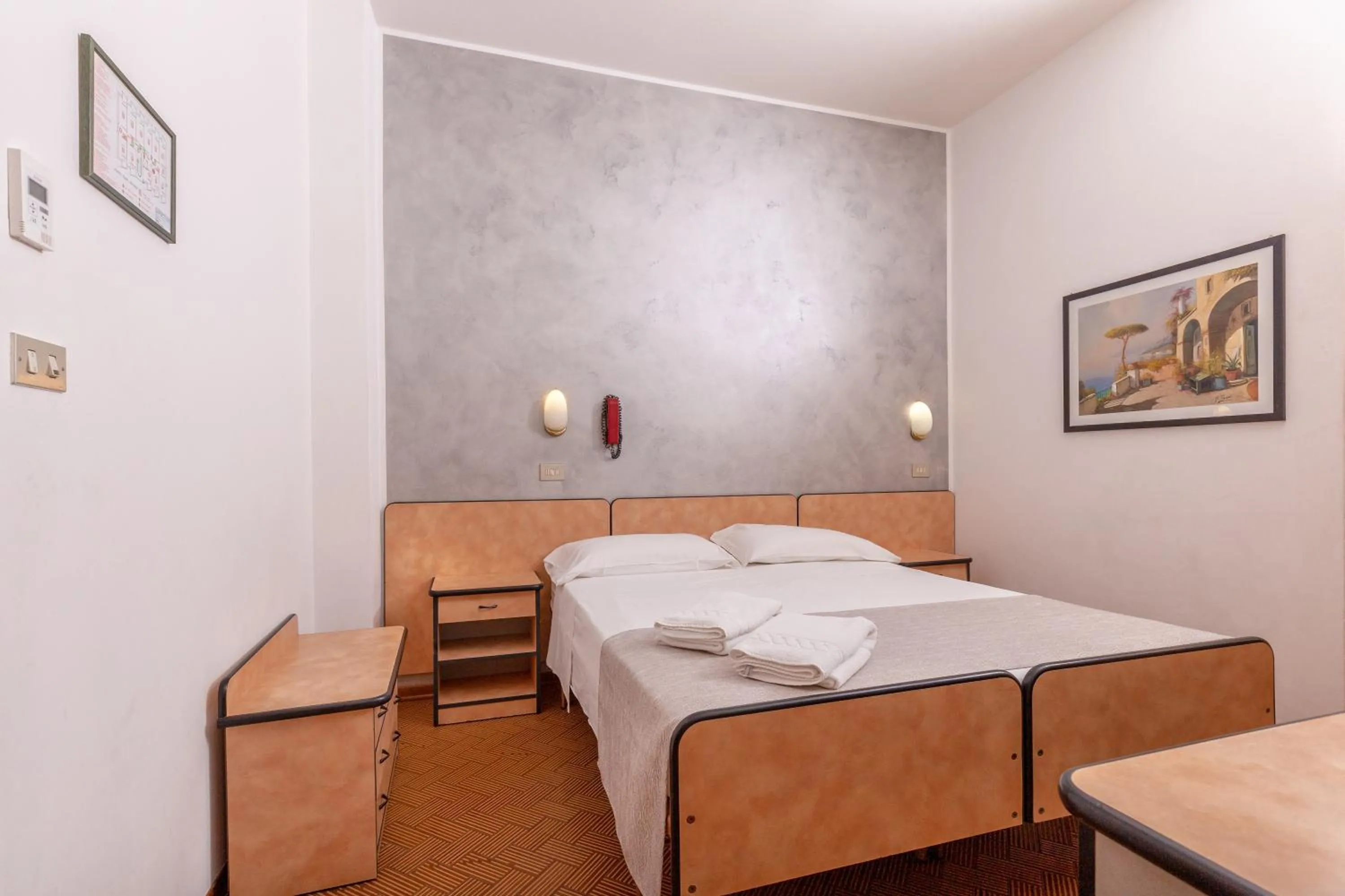 Bedroom, Bed in Hotel Albatros