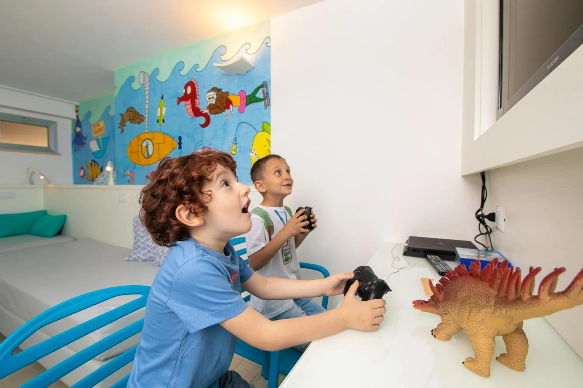 children in Hotel Albatros