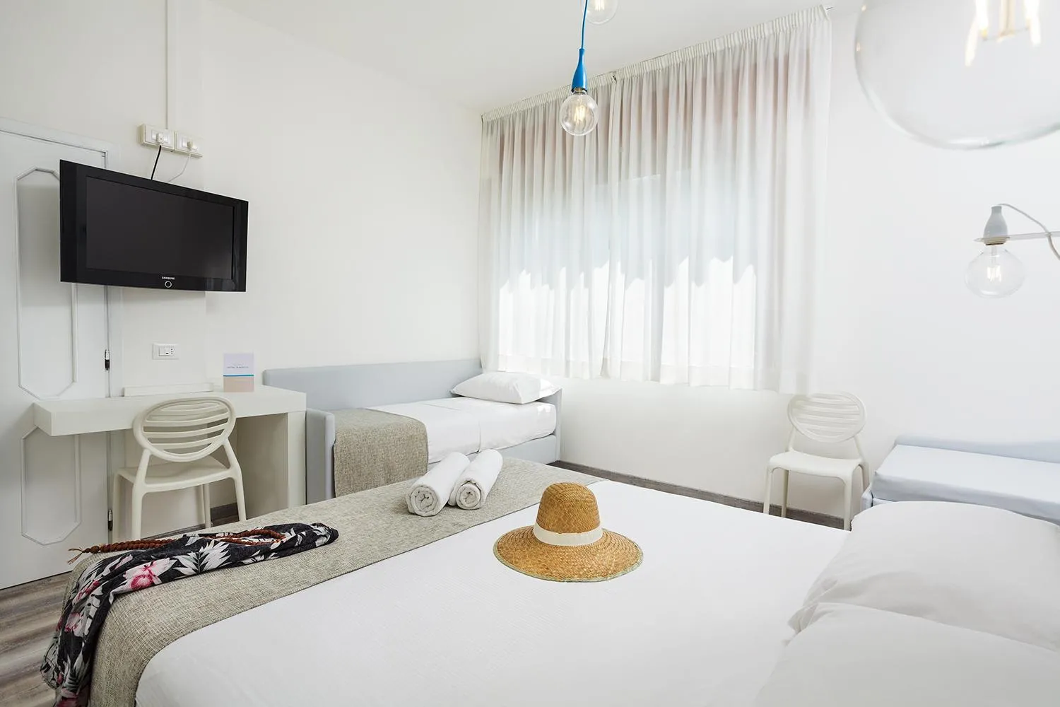 Bedroom, Bed in Hotel Albatros