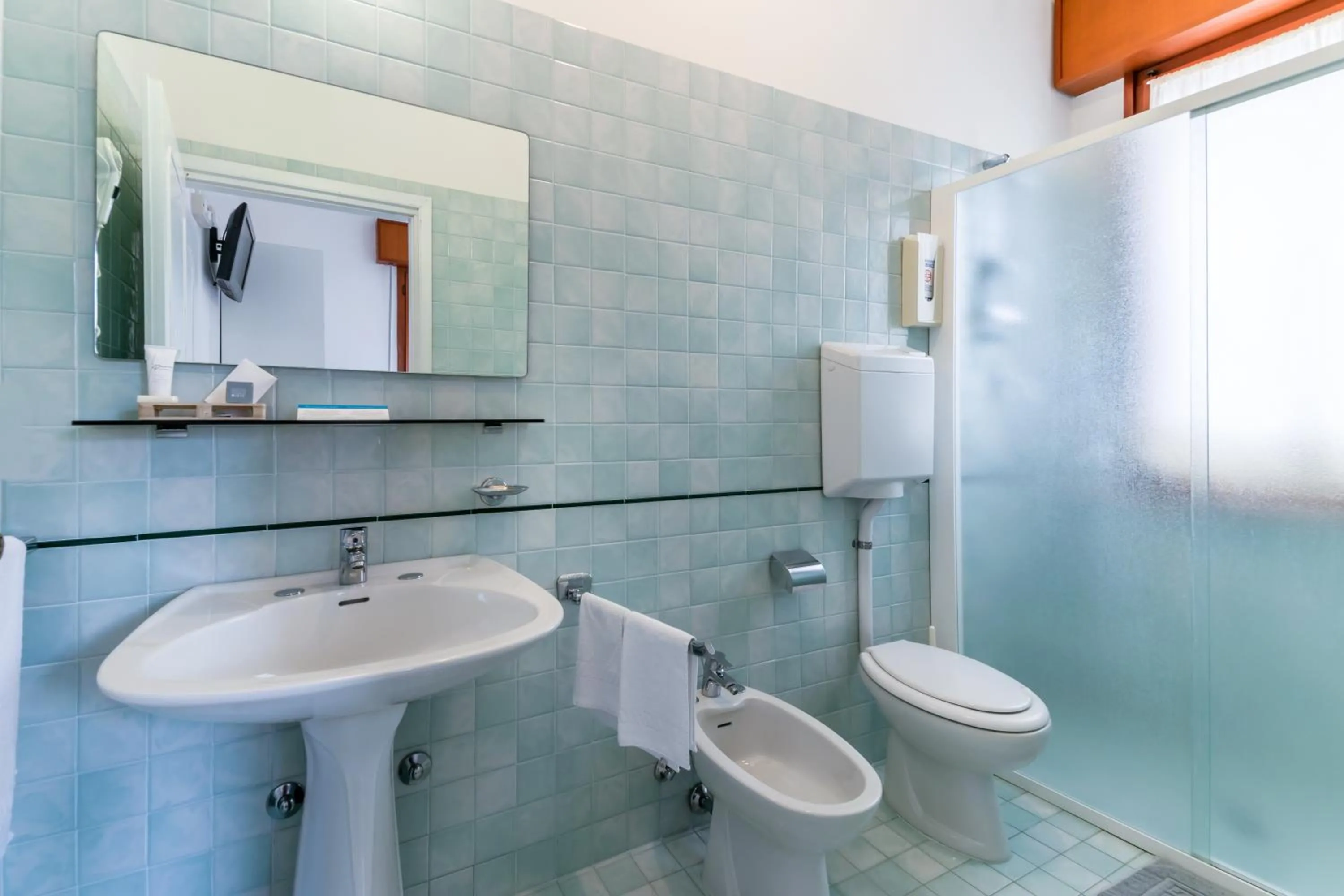 Shower in Hotel Albatros