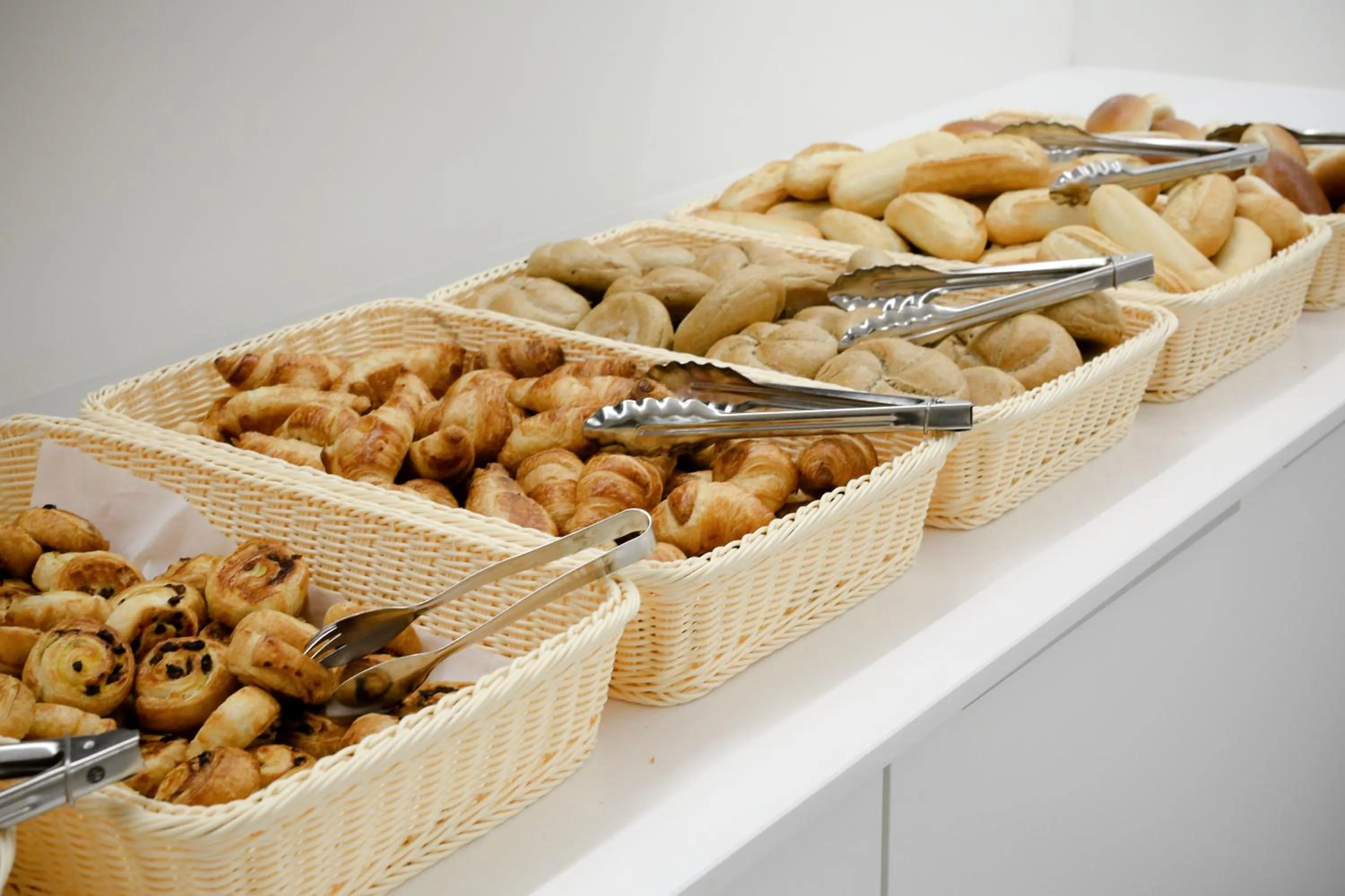 Restaurant/places to eat in Corsendonk Duinse Polders