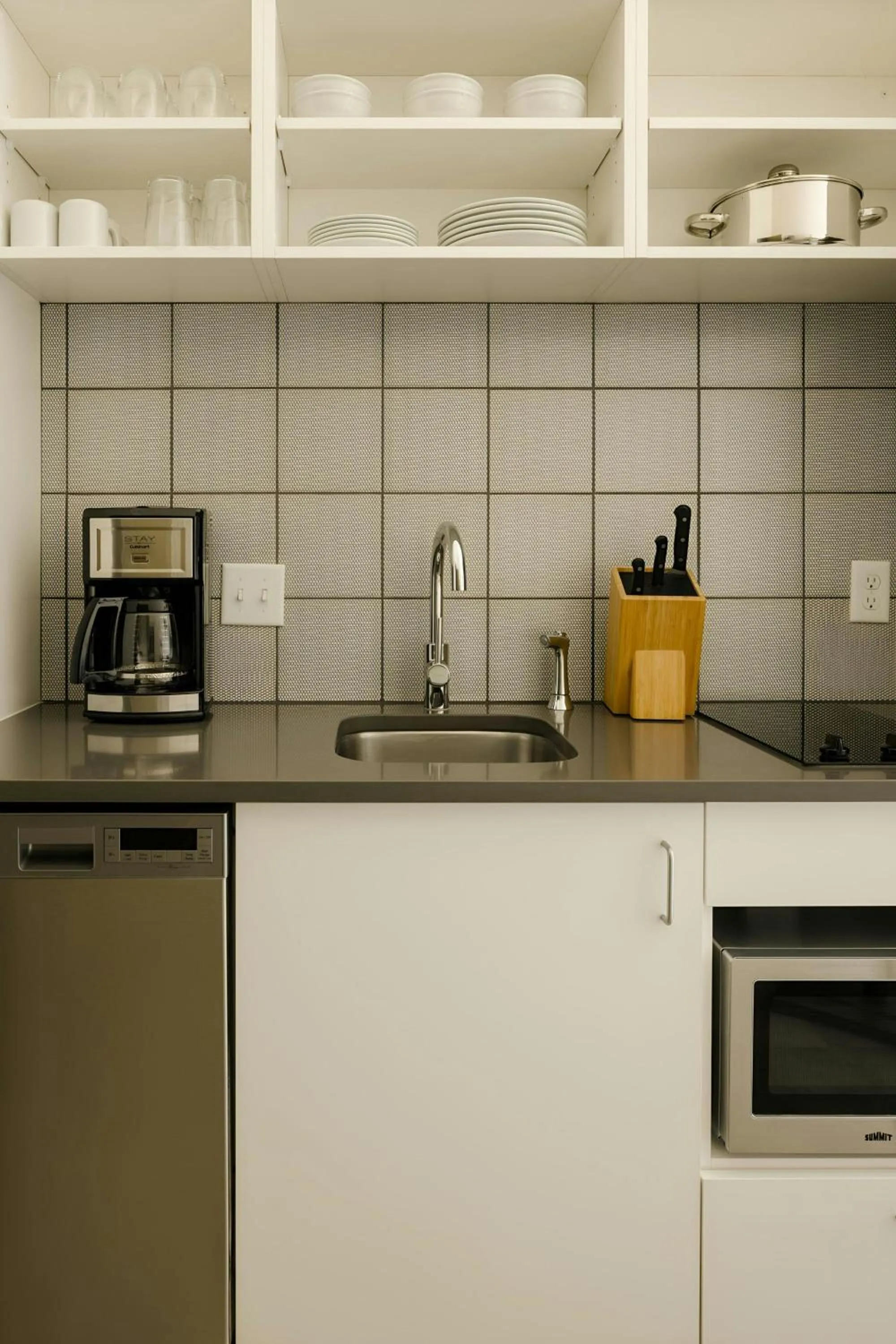 Kitchen or kitchenette in Sonder The Artesian