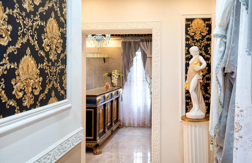 Restaurant/places to eat in VILLA EVELINA CLUB