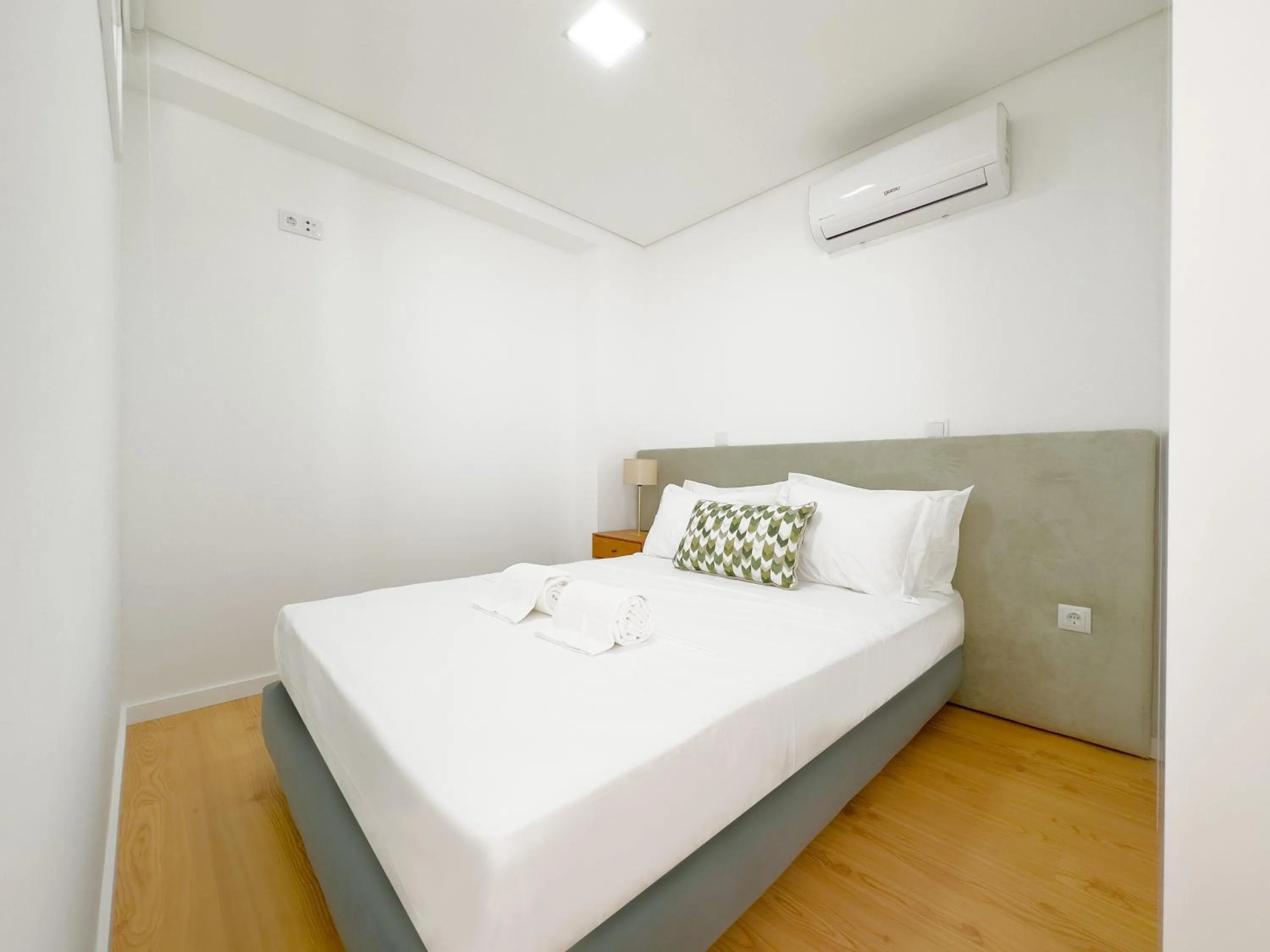 Two-Bedroom Apartment in Vibrant Host-Campo 24 Agosto
