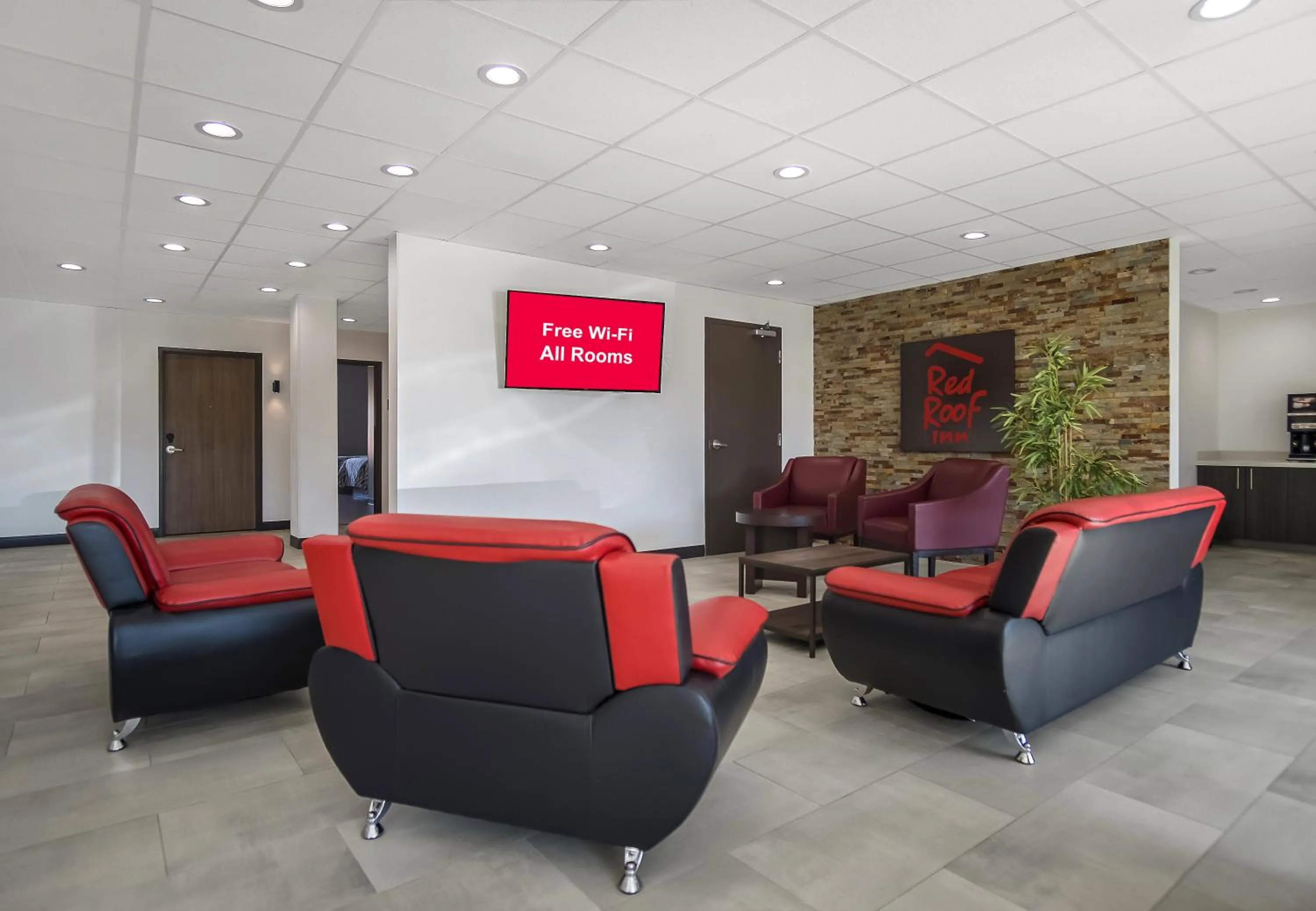 Seating area in Red Roof Inn Lancaster, TX