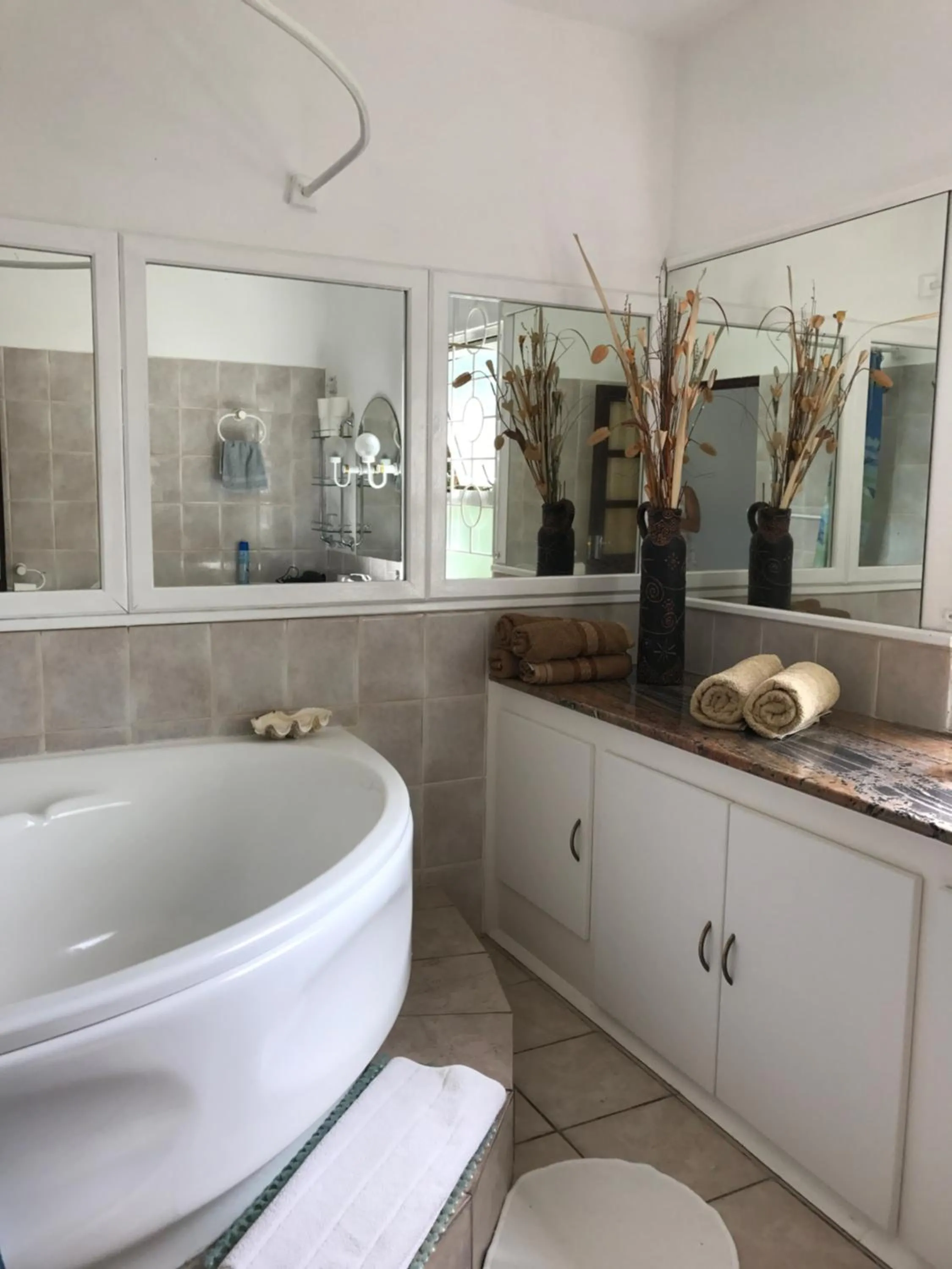Bathroom in Residence Monte-Cristo