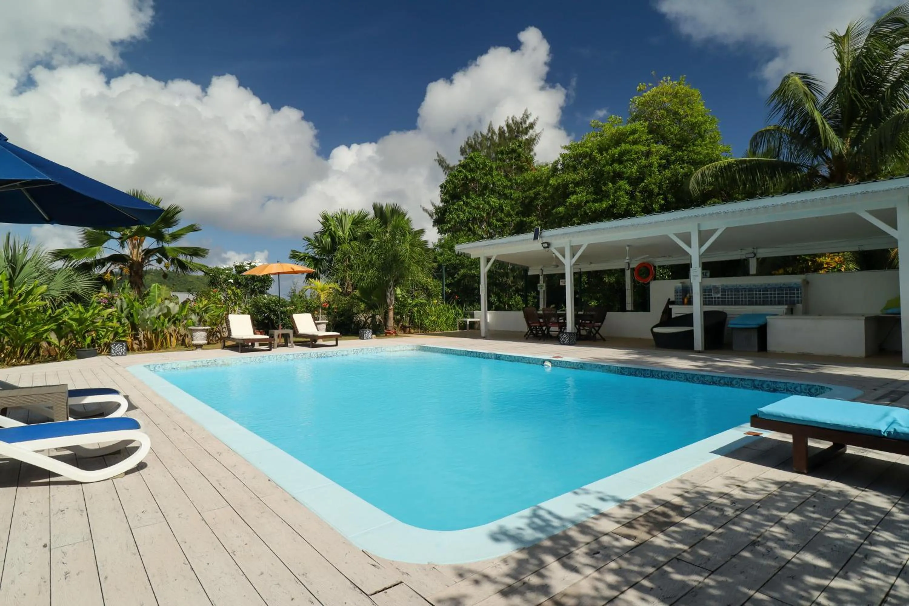 Swimming pool in Residence Monte-Cristo