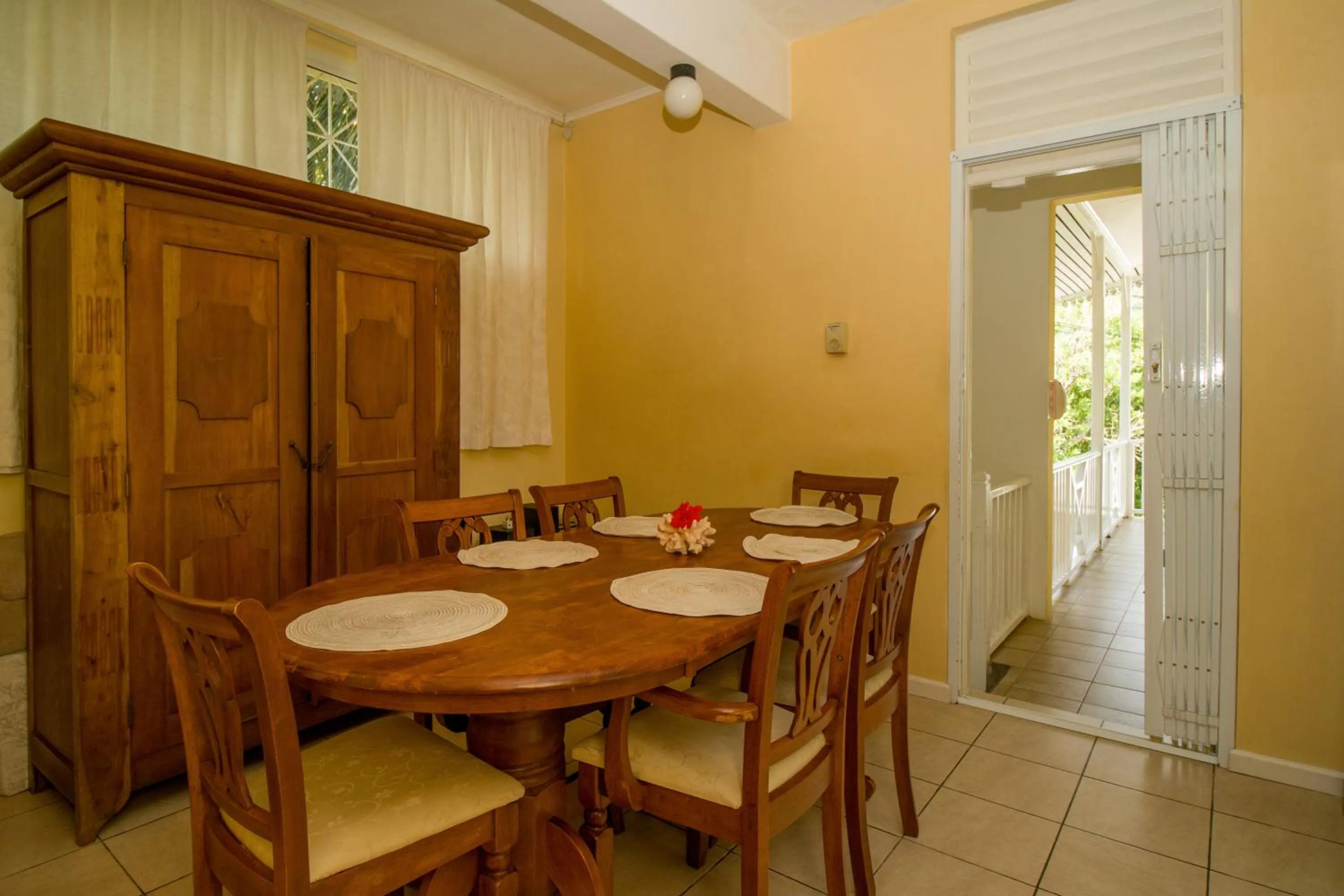 Dining area in Residence Monte-Cristo