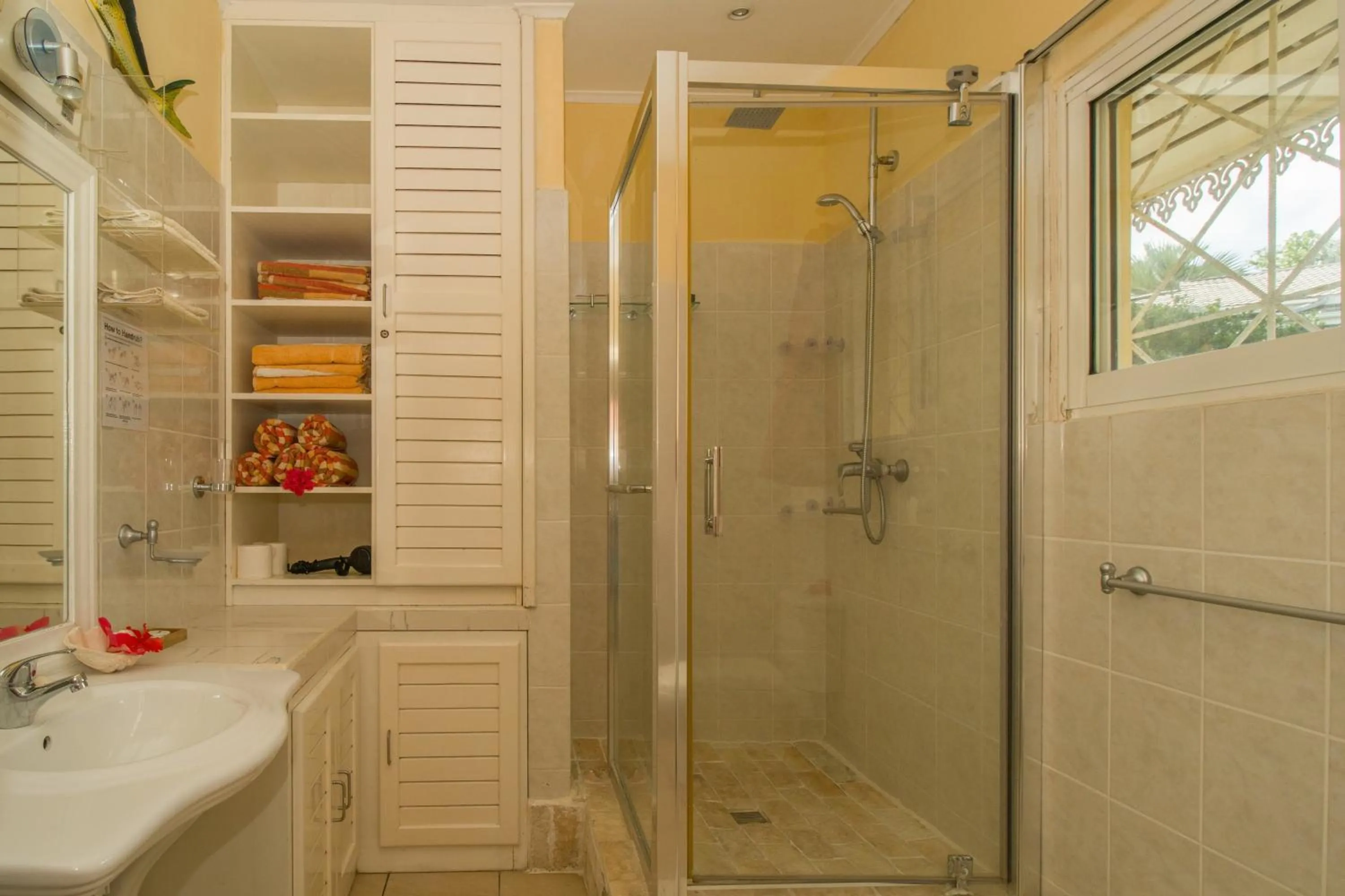 Shower in Residence Monte-Cristo