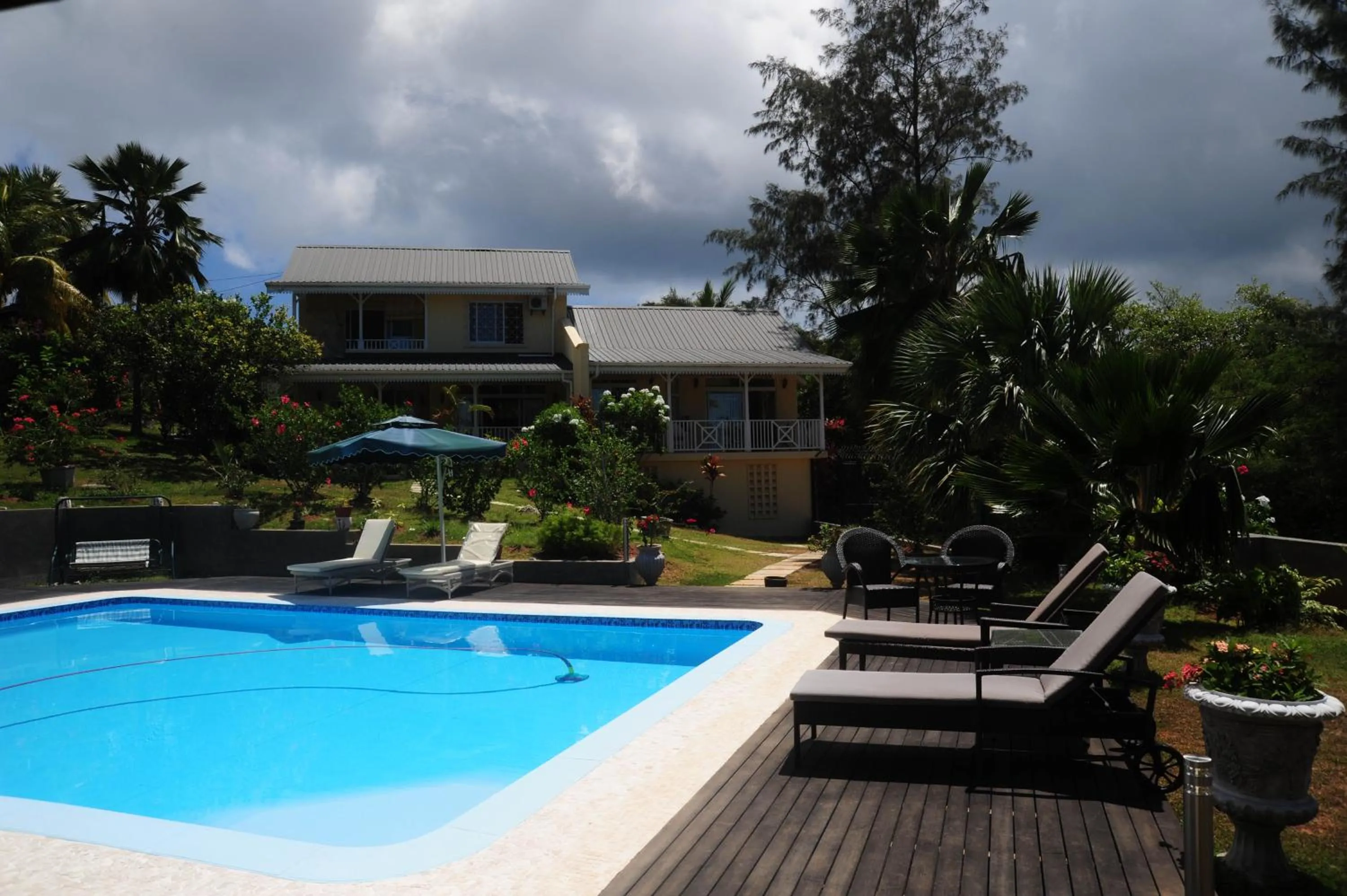 Pool view in Residence Monte-Cristo