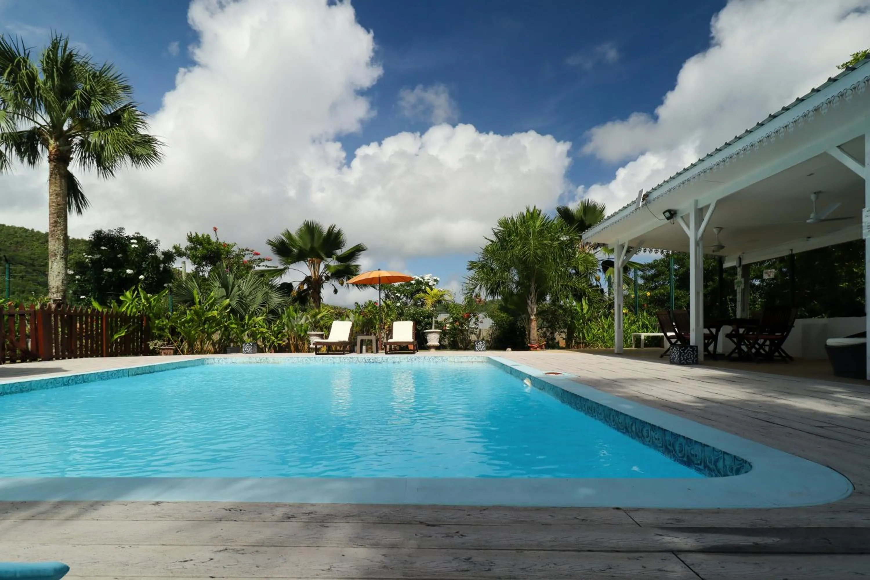 Swimming pool in Residence Monte-Cristo